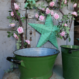 Lot of 3 pieces enamelled basins and bucket