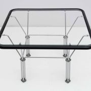 Table basse post-moderne en cristal et acier, attribuée à Niels Bendtsen, années 1970