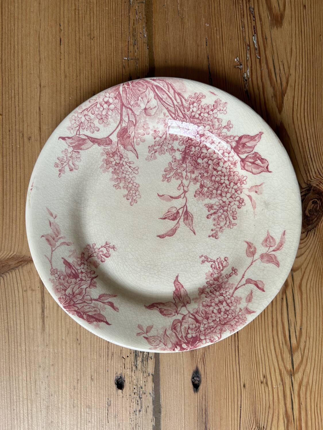Mismatched series of 4 old “Terre de fer” flat plates