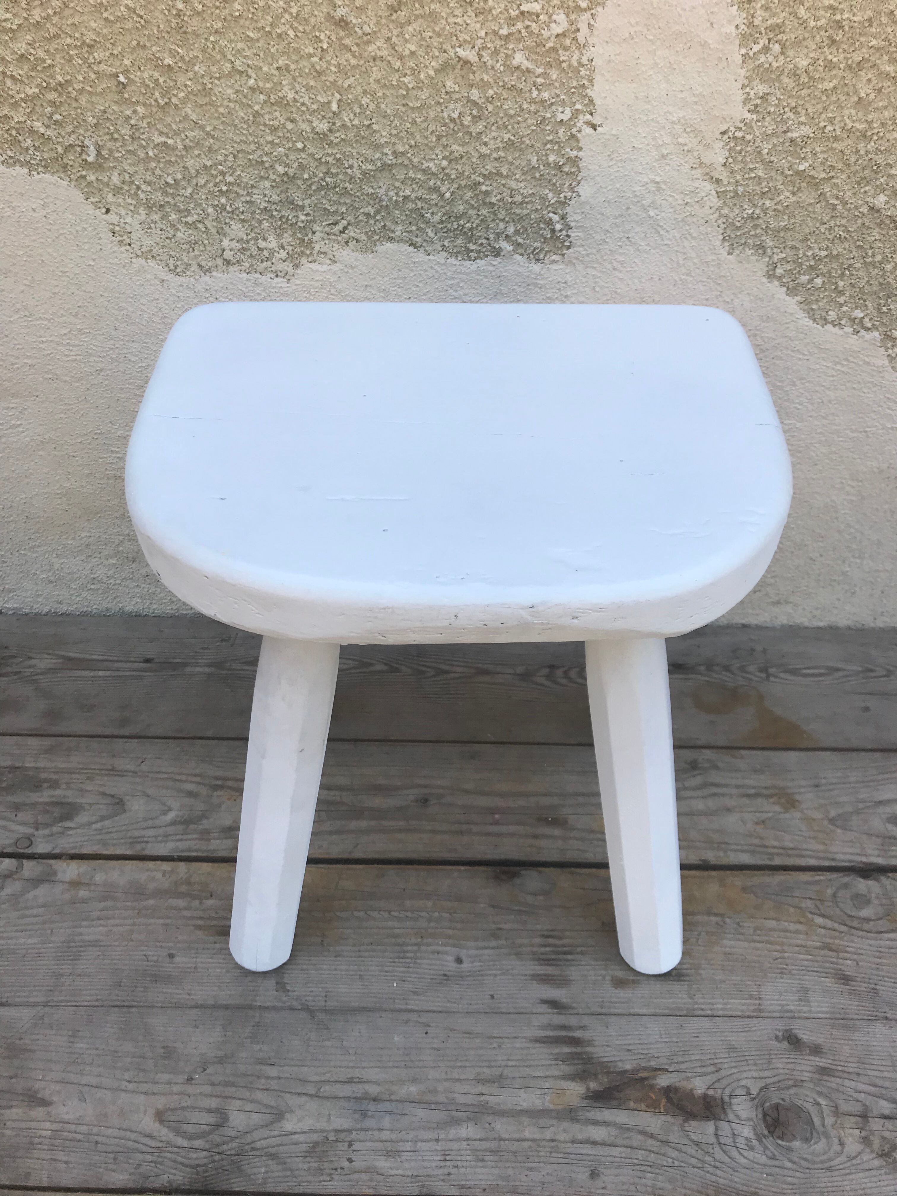 Tabouret ancien tripode de traite en bois blanc décoration vintage