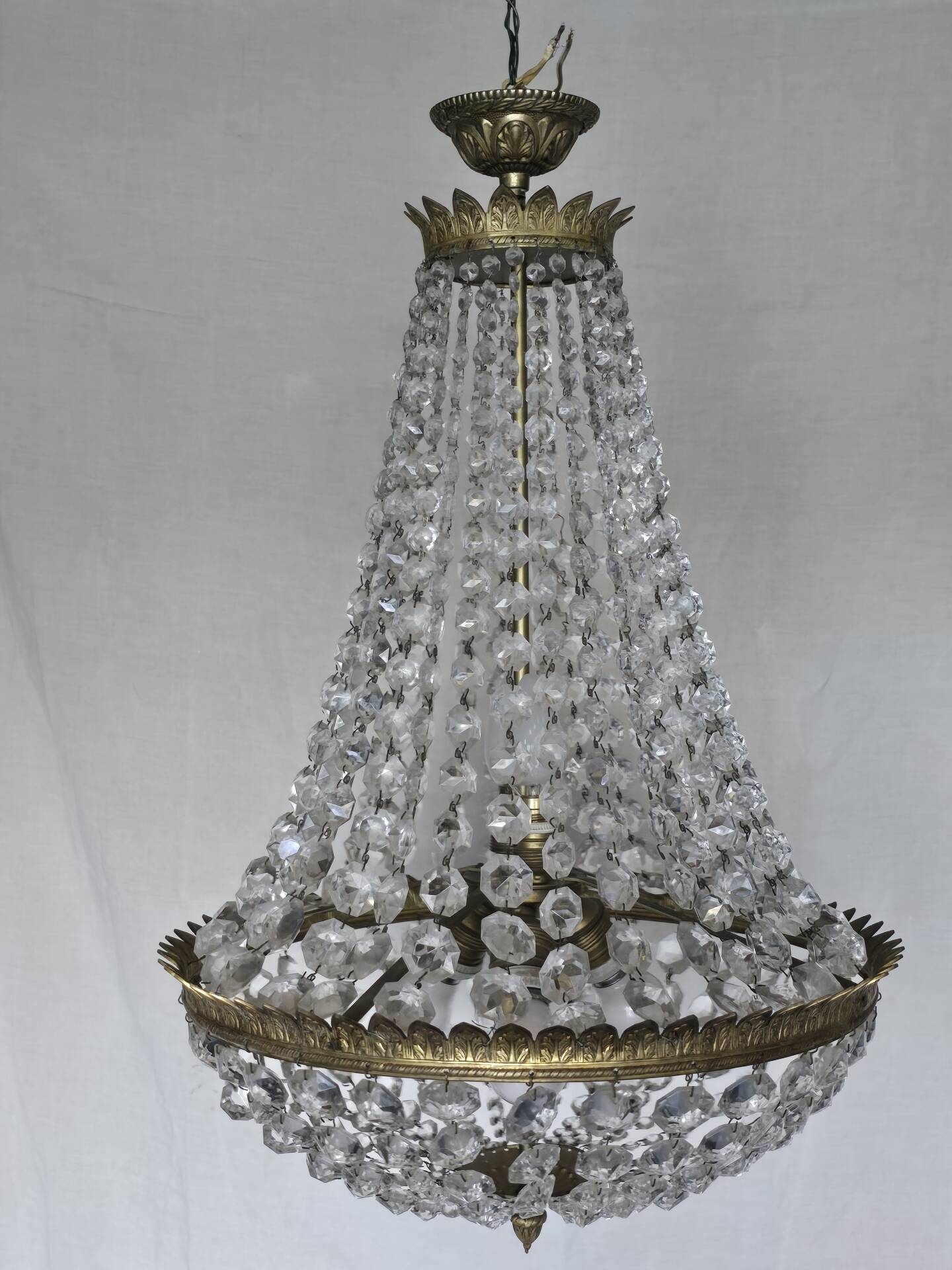 Large balloon chandelier with 5 lights