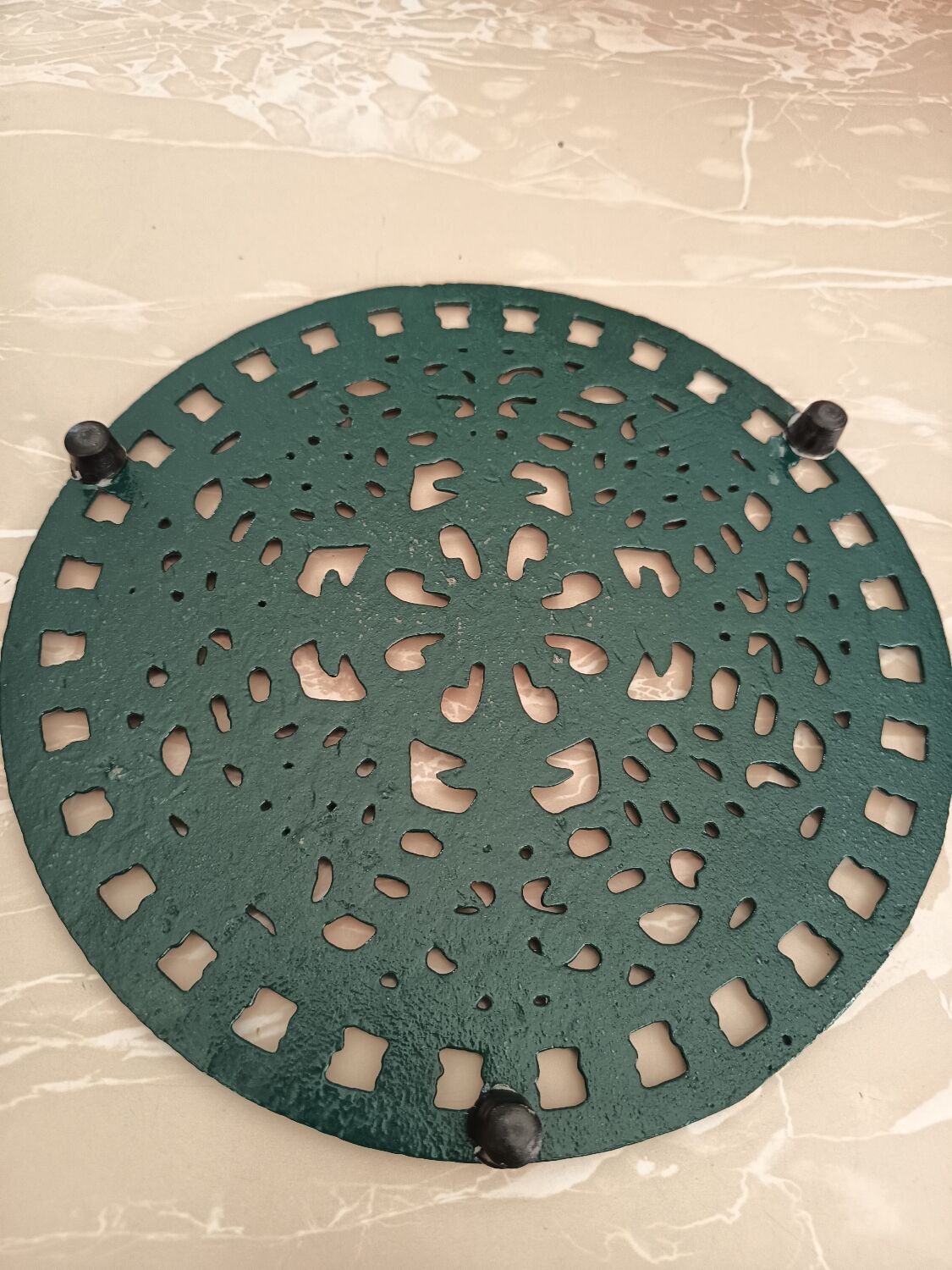 Cast iron trivet