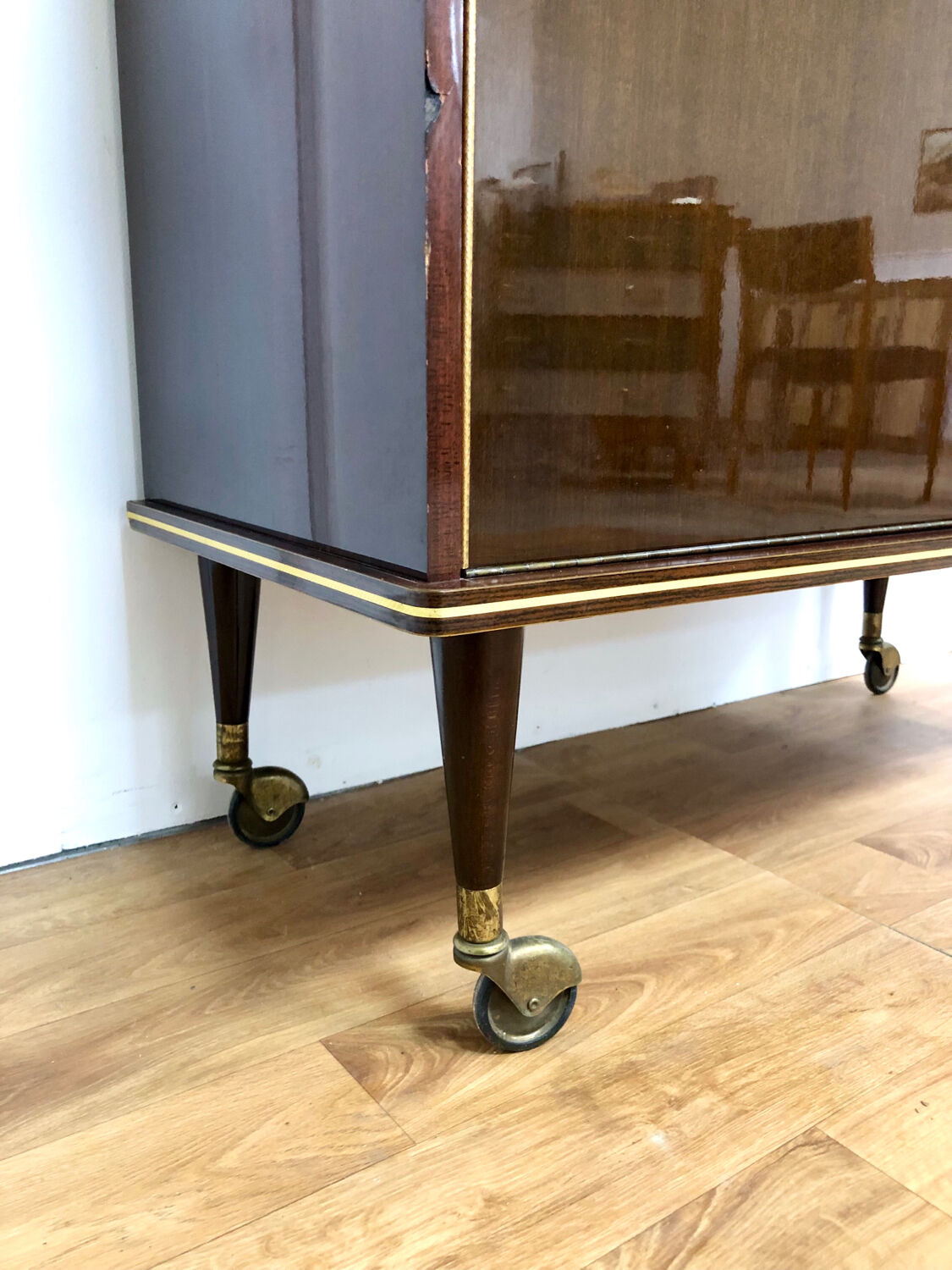 Showcase bar cabinet