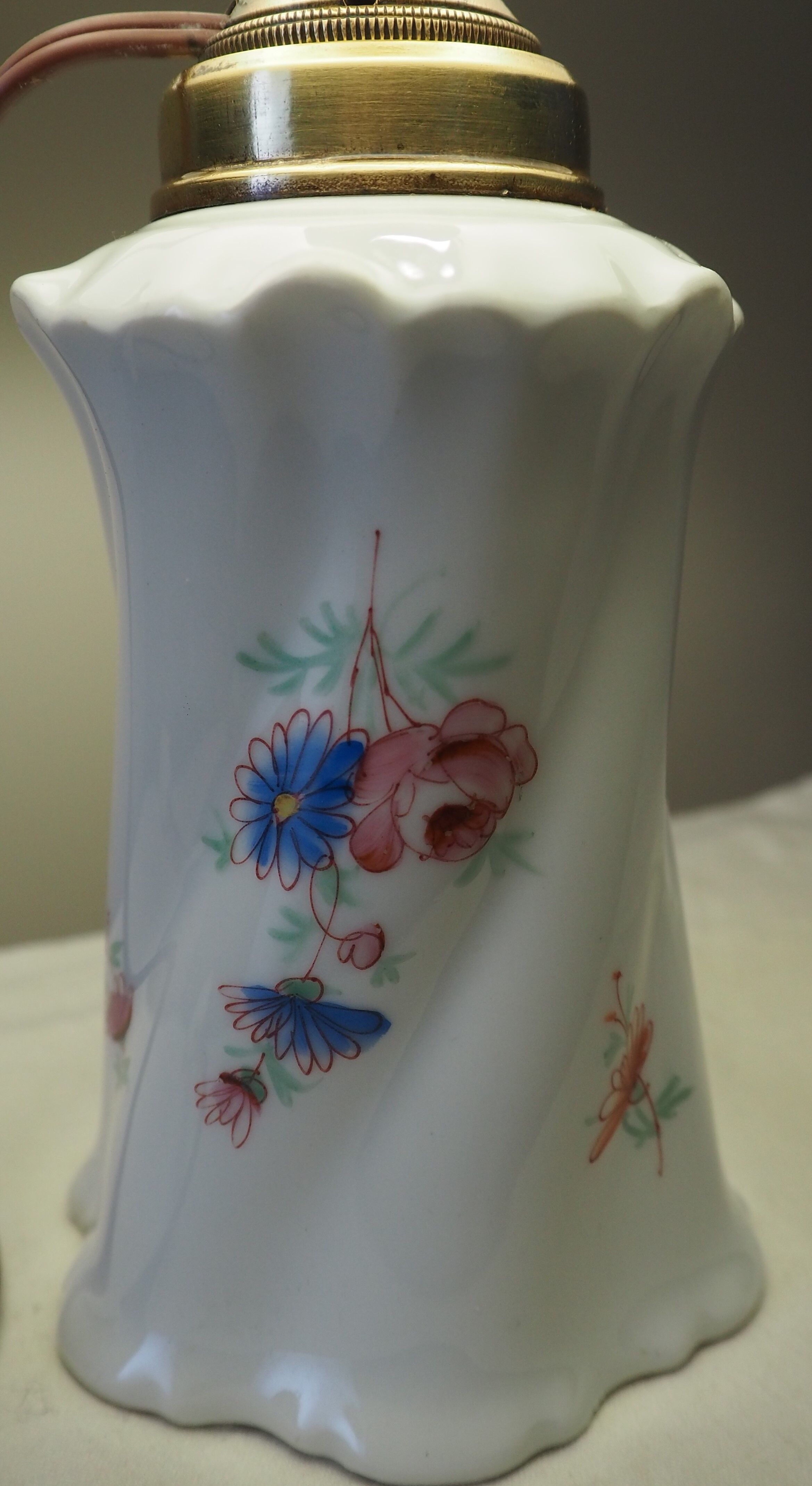 Table lamp in earthenware