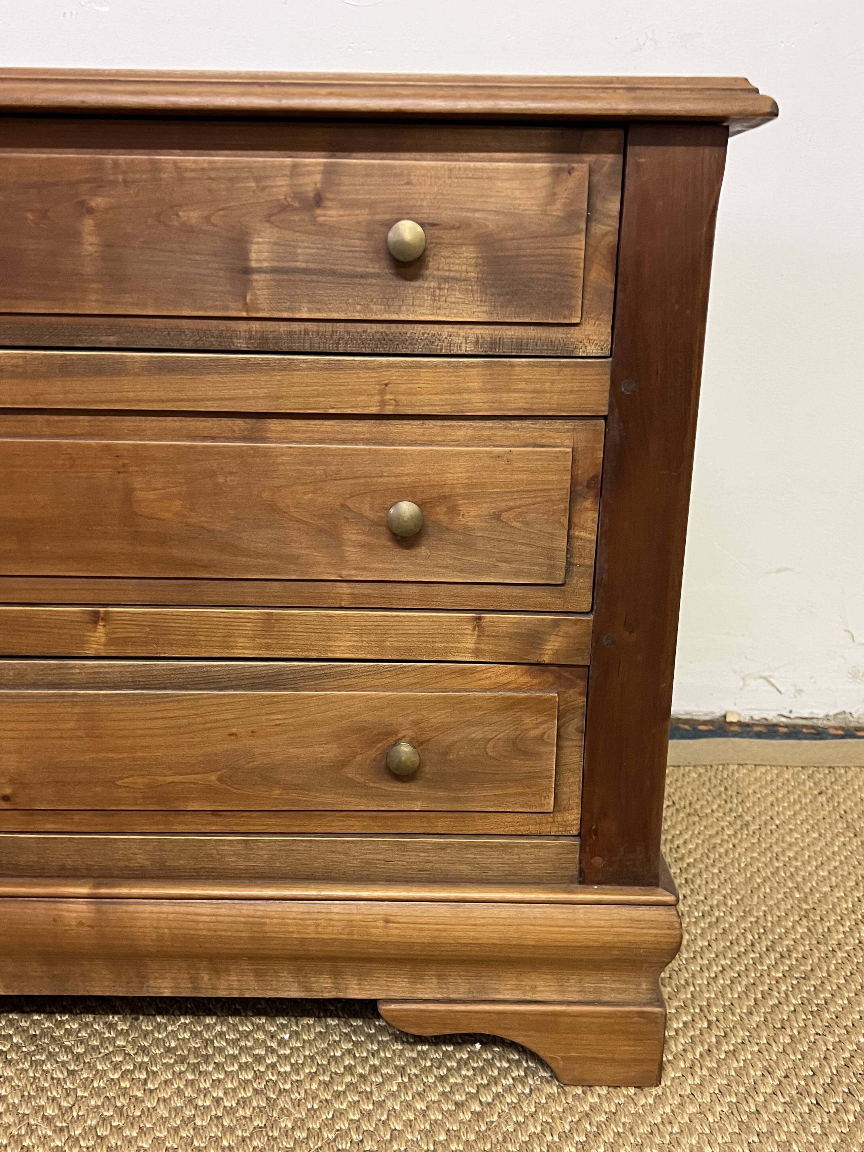Small vintage wooden chest of drawers 3 drawers