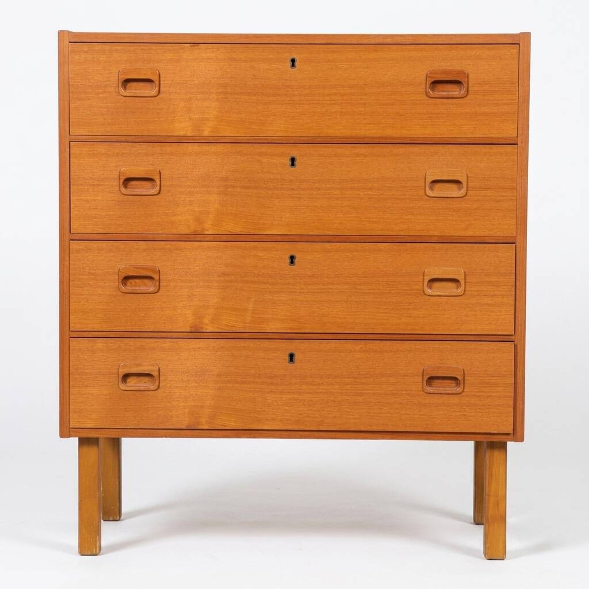 Vintage Scandinavian teak chest of drawers with 4 drawers, Denmark 1970s.