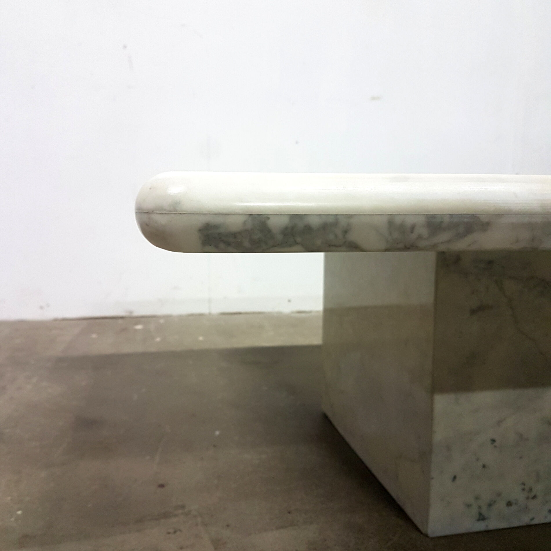 Carrara marble coffee table, Italy 1970s