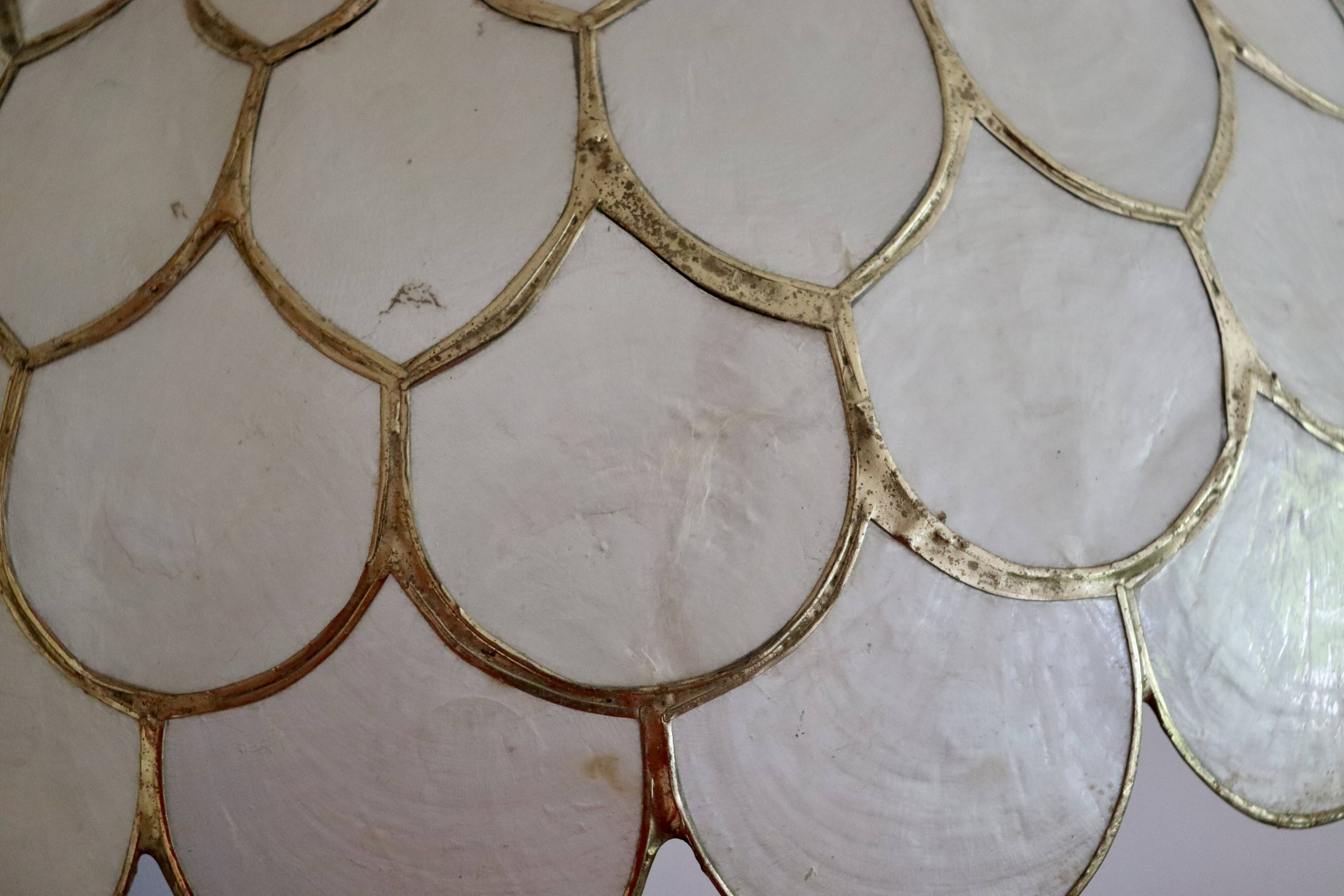 Mother-of-pearl lamp