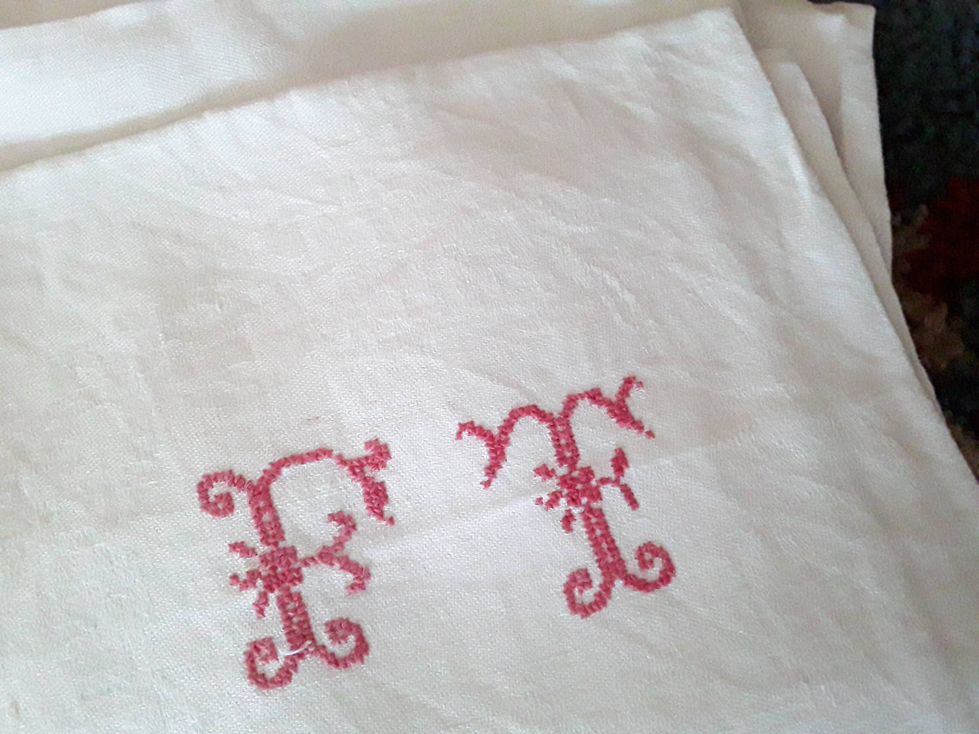 4 old monogrammed napkins