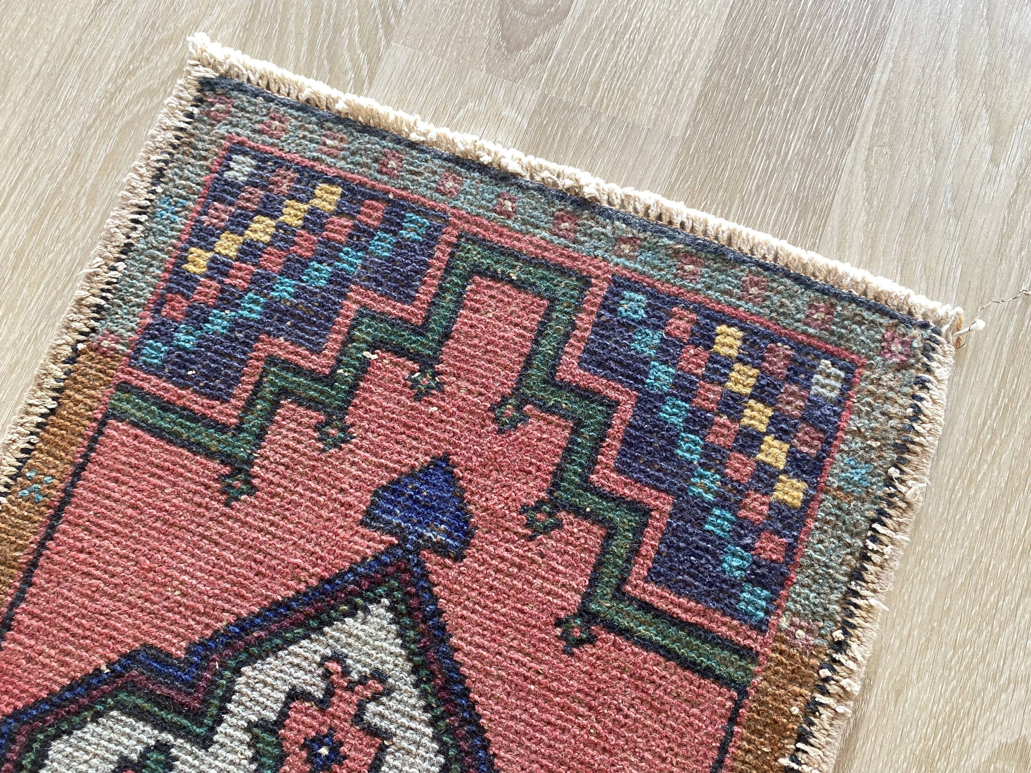 Small rug, Turkish vintage rug, Hand knotted rug,Mini door mat rug 48x85 Cm