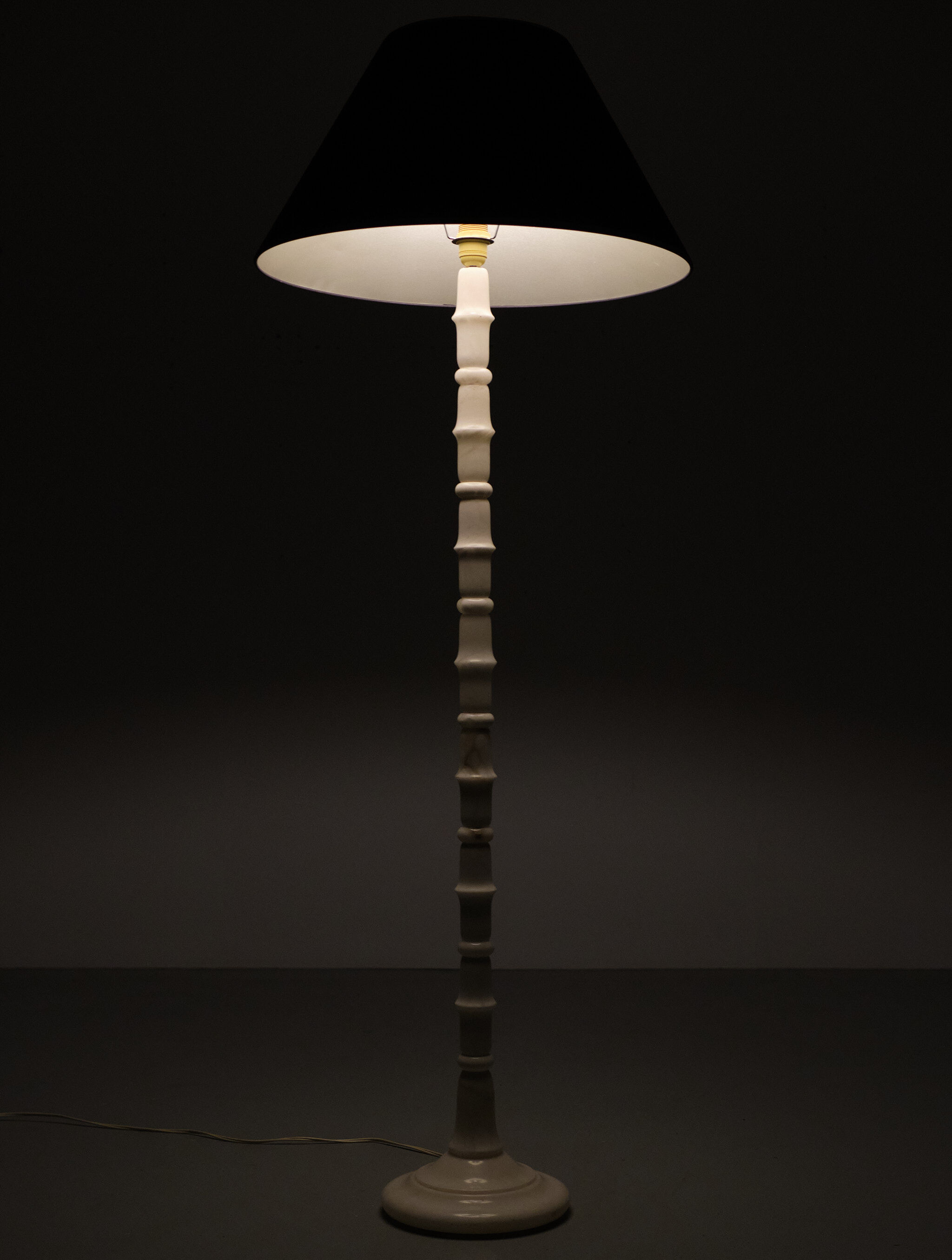 White Marble floor lamp Regency Italy 1970s