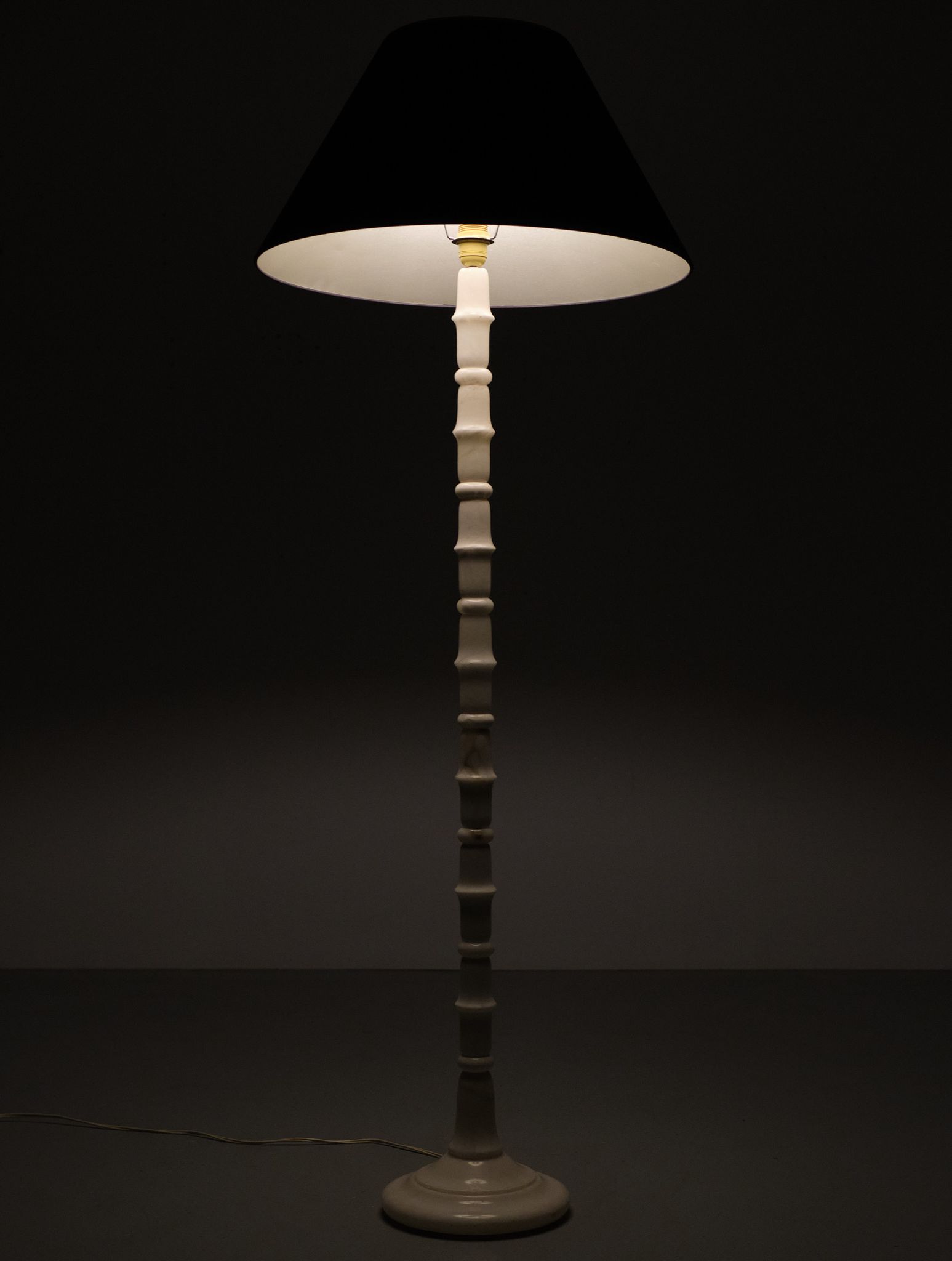 White Marble floor lamp Regency Italy 1970s