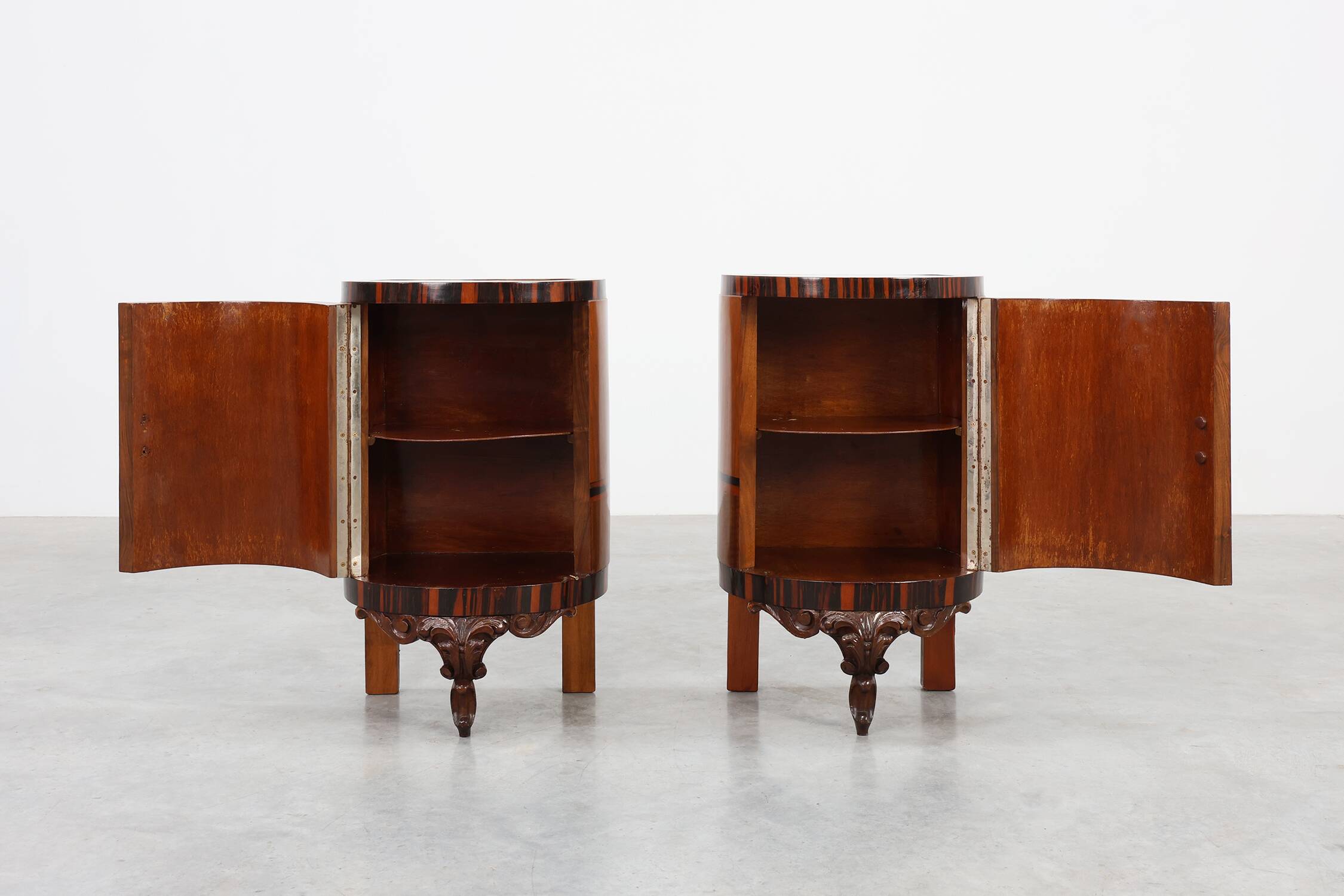Pair walnut and marble Art Deco Nightstands, Italy 1920s