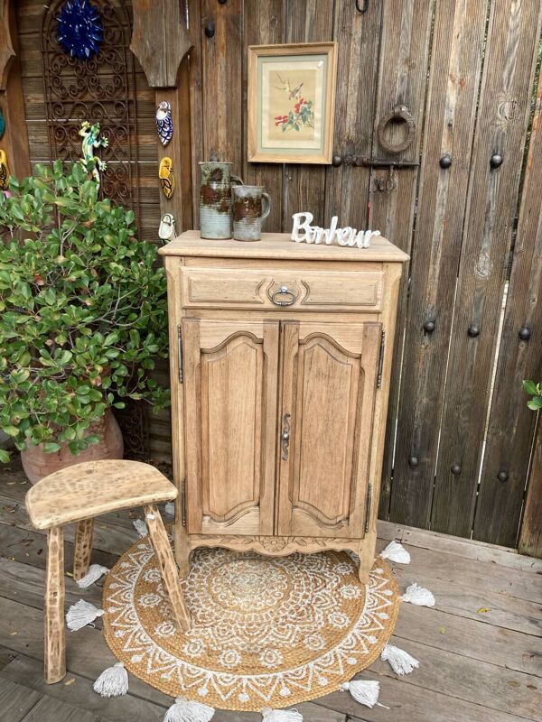 Adorable petit buffet maison de campagne CHENE BRUT