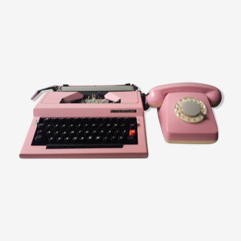 Vintage set fixed phone and typewriter