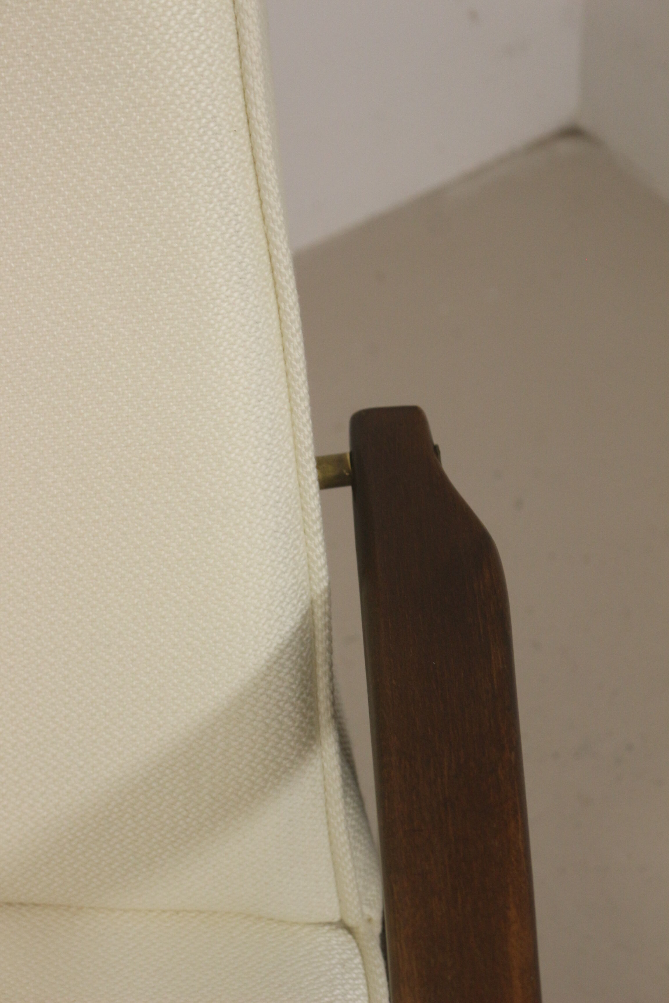 Fauteuil Henryk Lis 300-190 année 70. Réf Sophia.