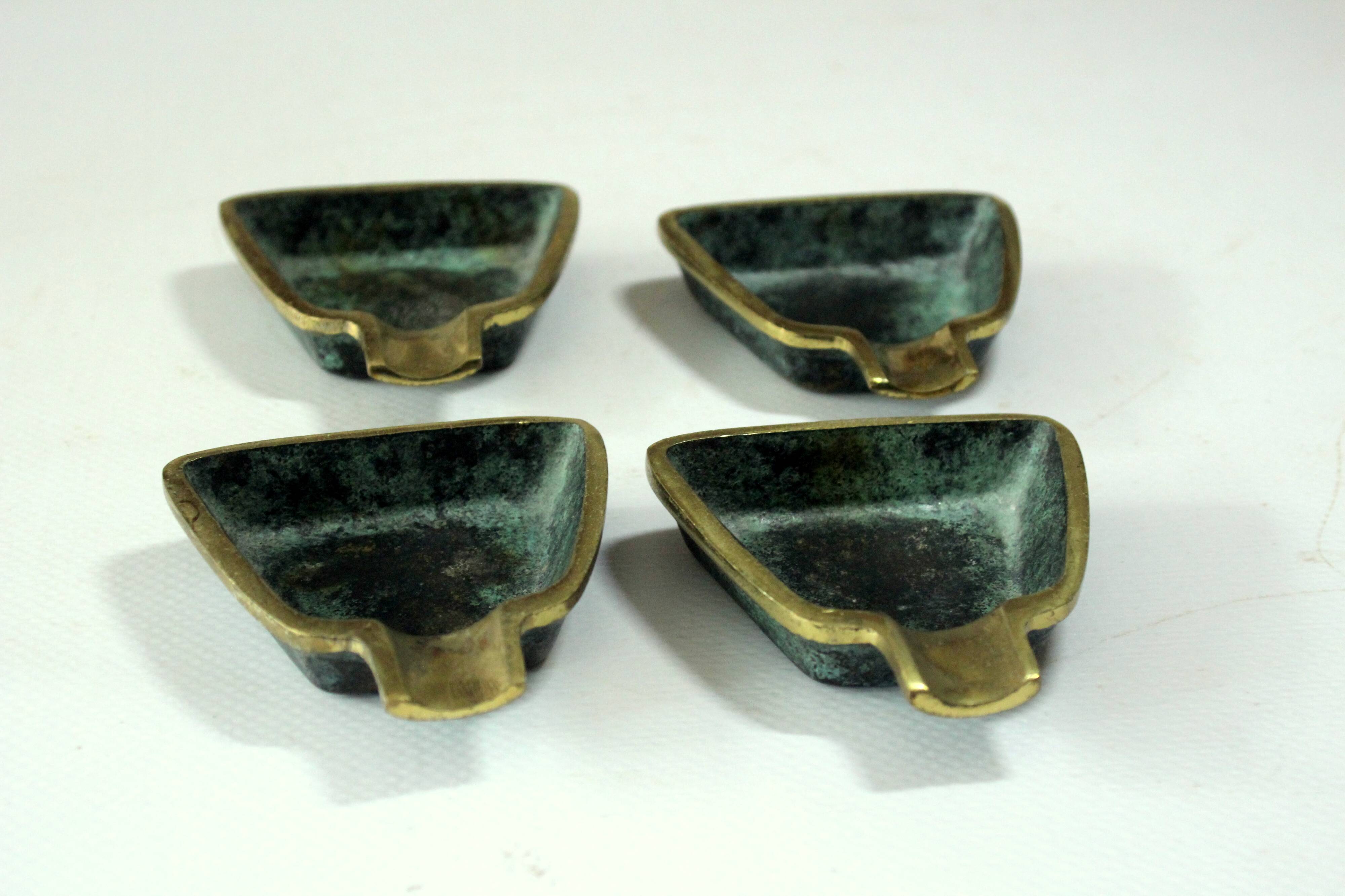 Stackable design ashtrays made of bronze and brass - Vintage