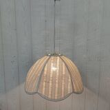 Flower suspension in string and rope