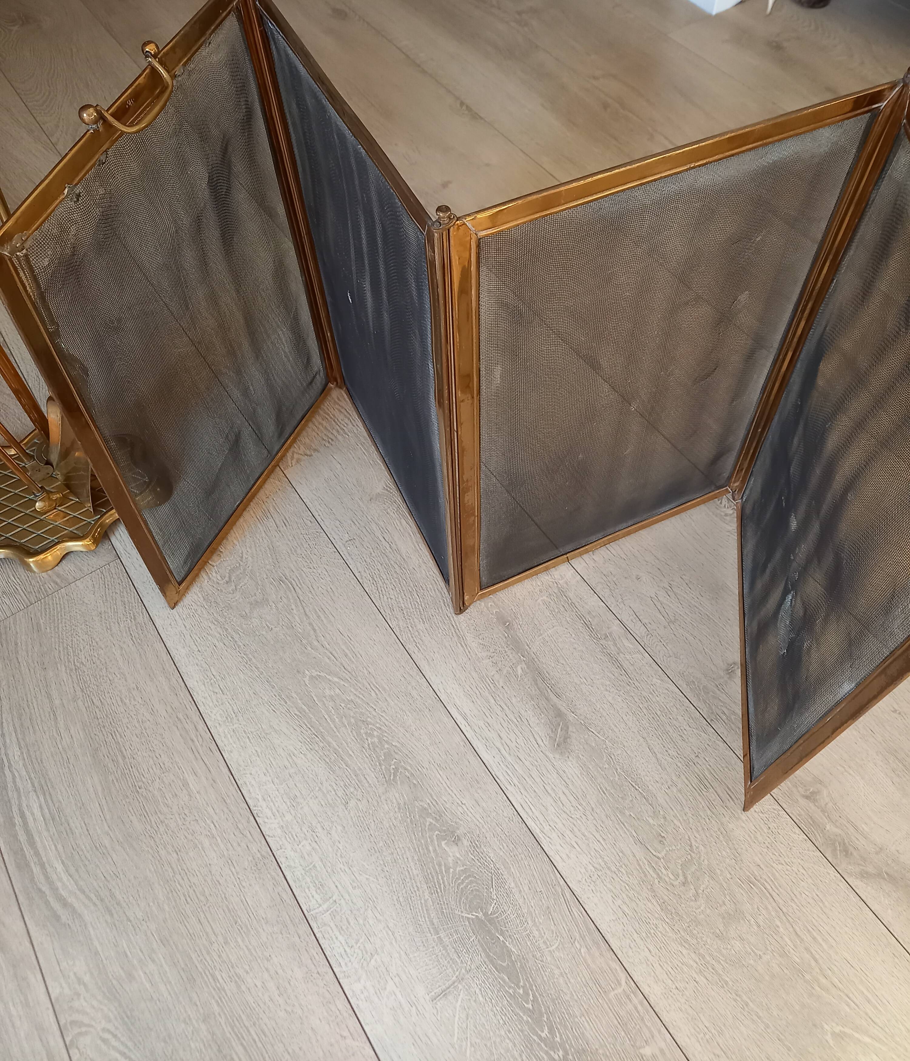 Fireplace set fire guard shovel clamp support