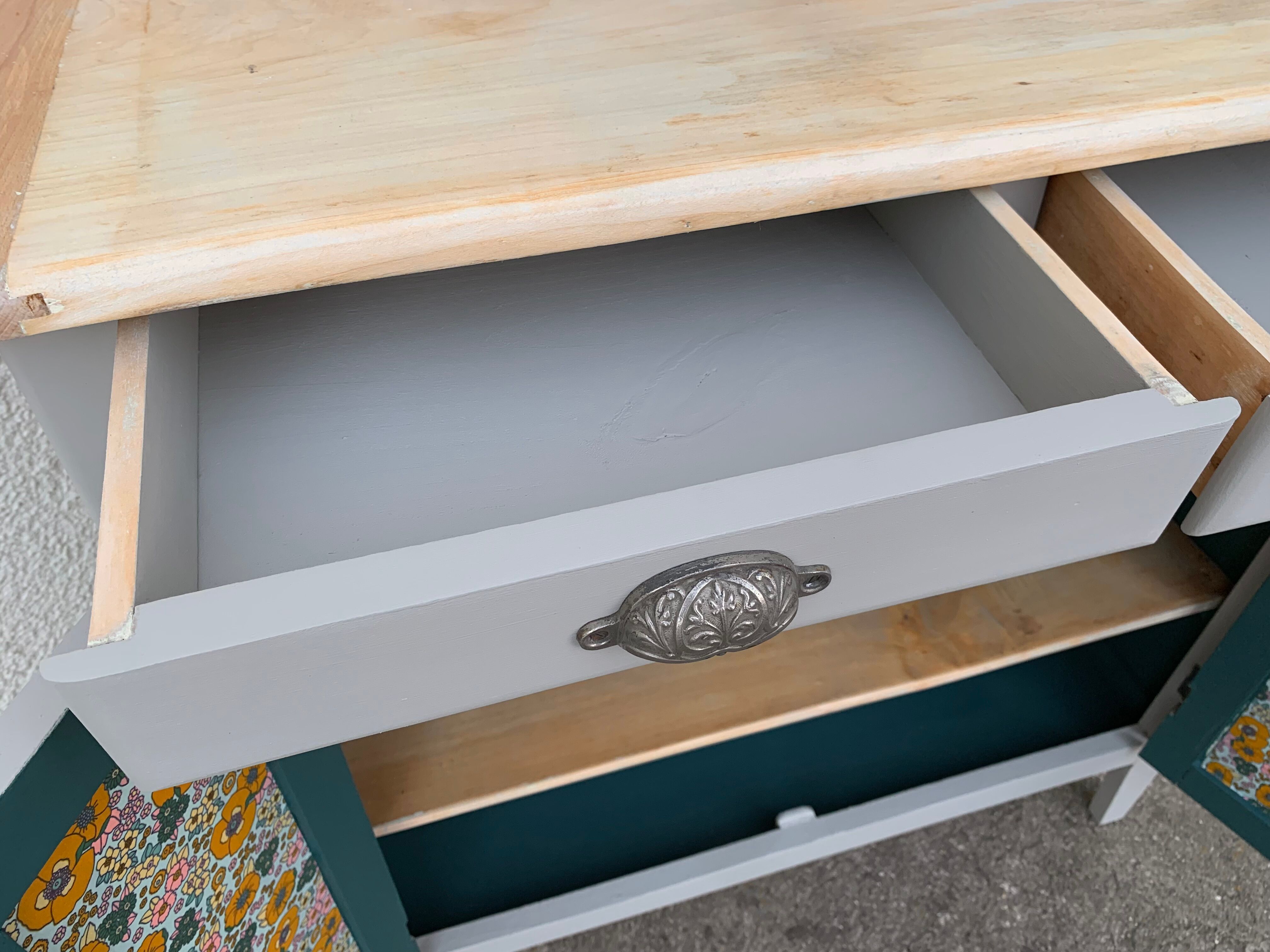 Vintage Parisian buffet 100x100