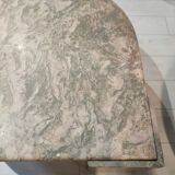 Table basse en marbre, forme goutte d'eau vieux rose