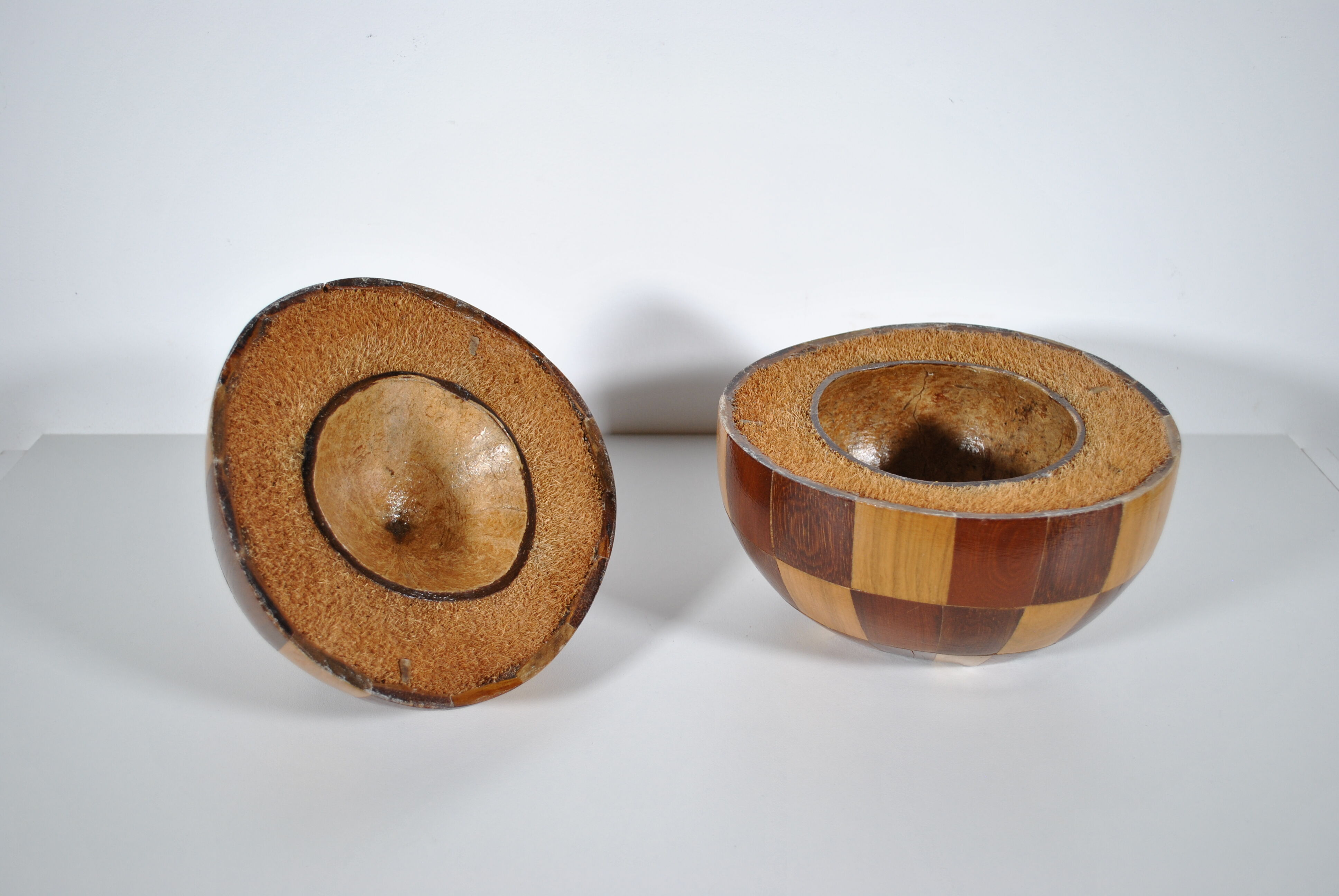 Coconut ice bucket in marquetry 1970