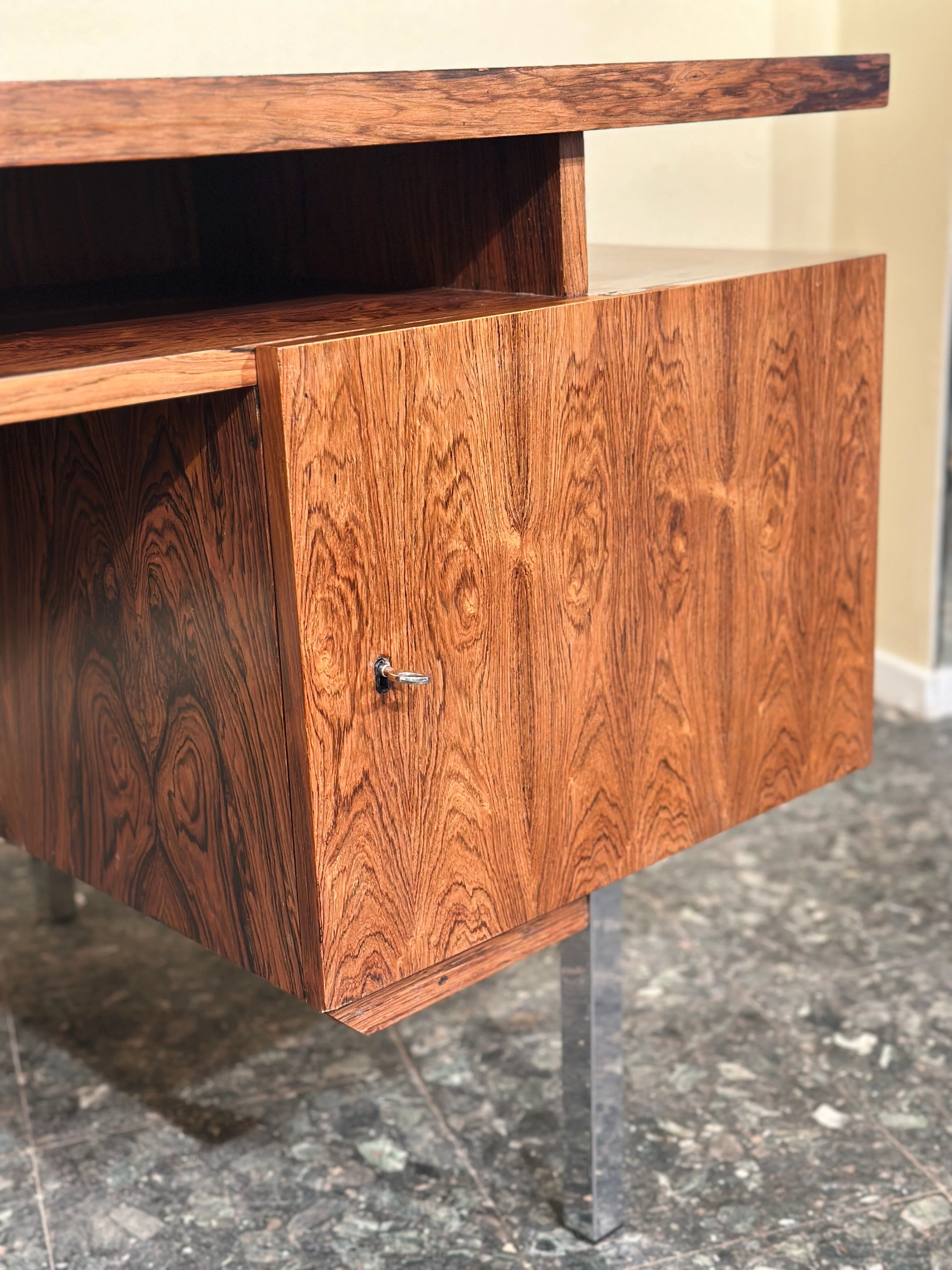 Lübke Rosewood Freestanding Executive Desk