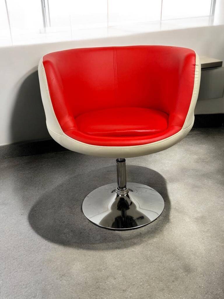 Vintage white and red shell chair / lounge chair / office chair