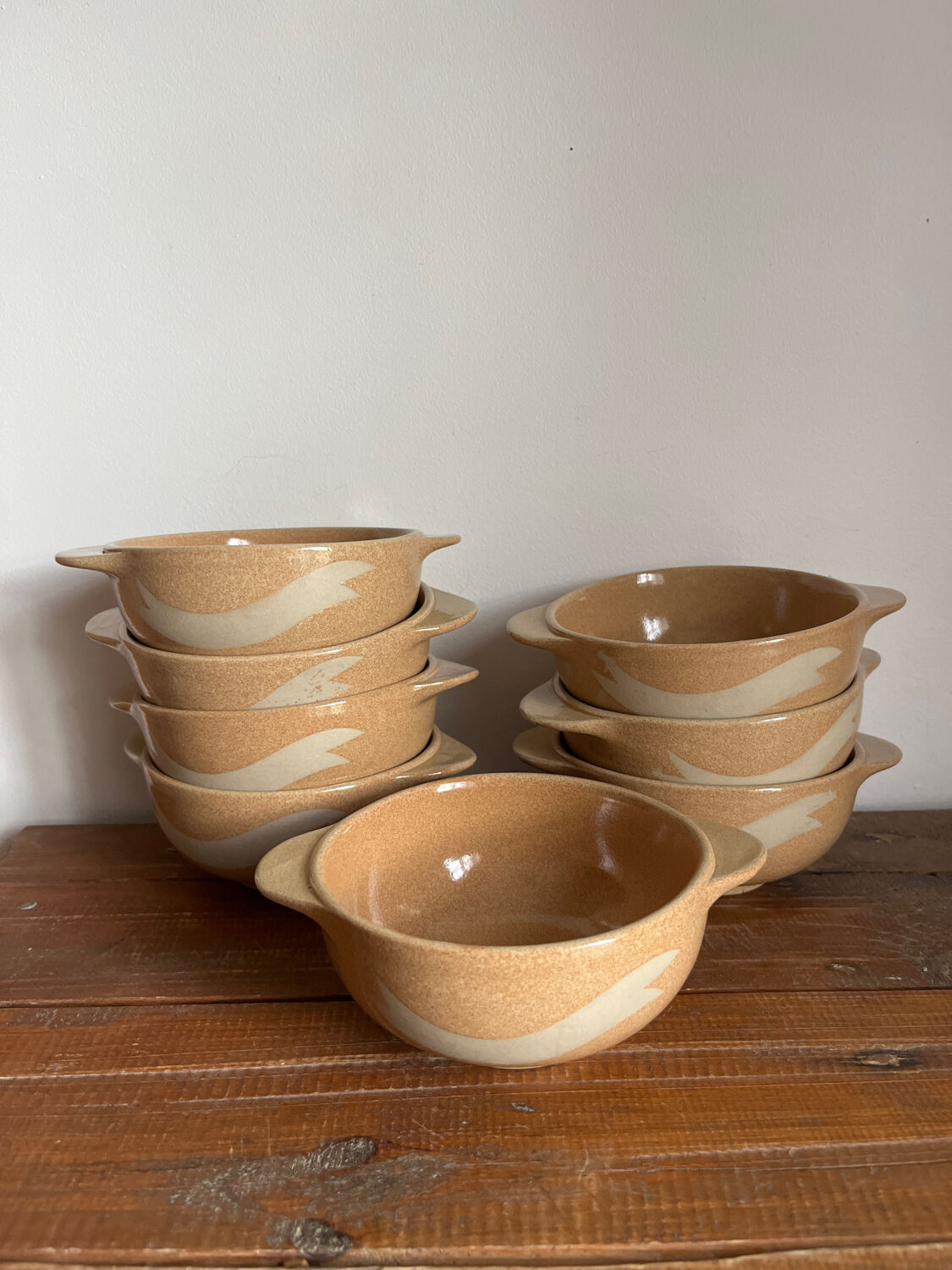 8 stoneware bowls