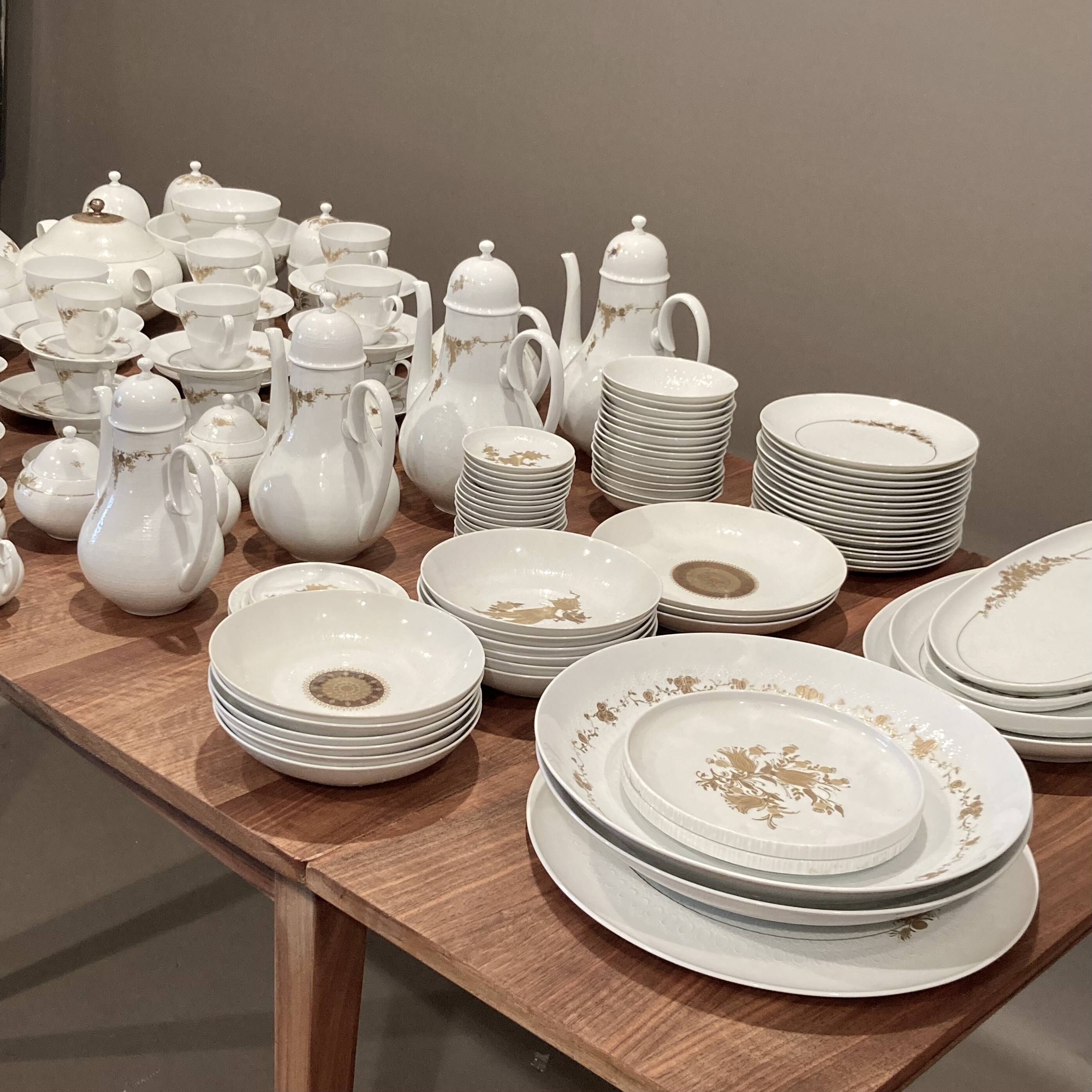 SERVICE PORCELAIN 145 PIECES DESIGN "BJORN WINNBLAD" 1950.