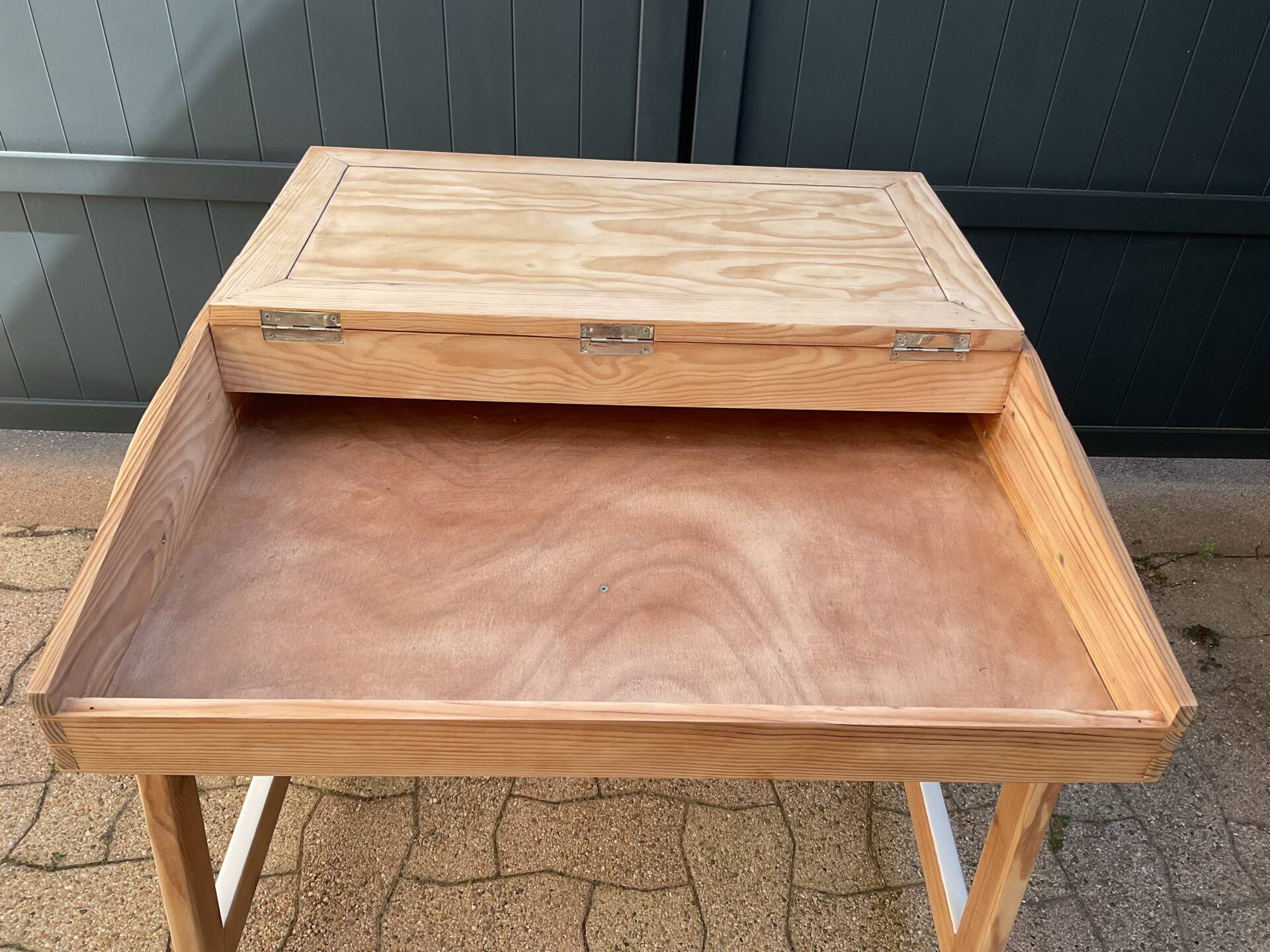 Bureau , pupitre enfant vintage