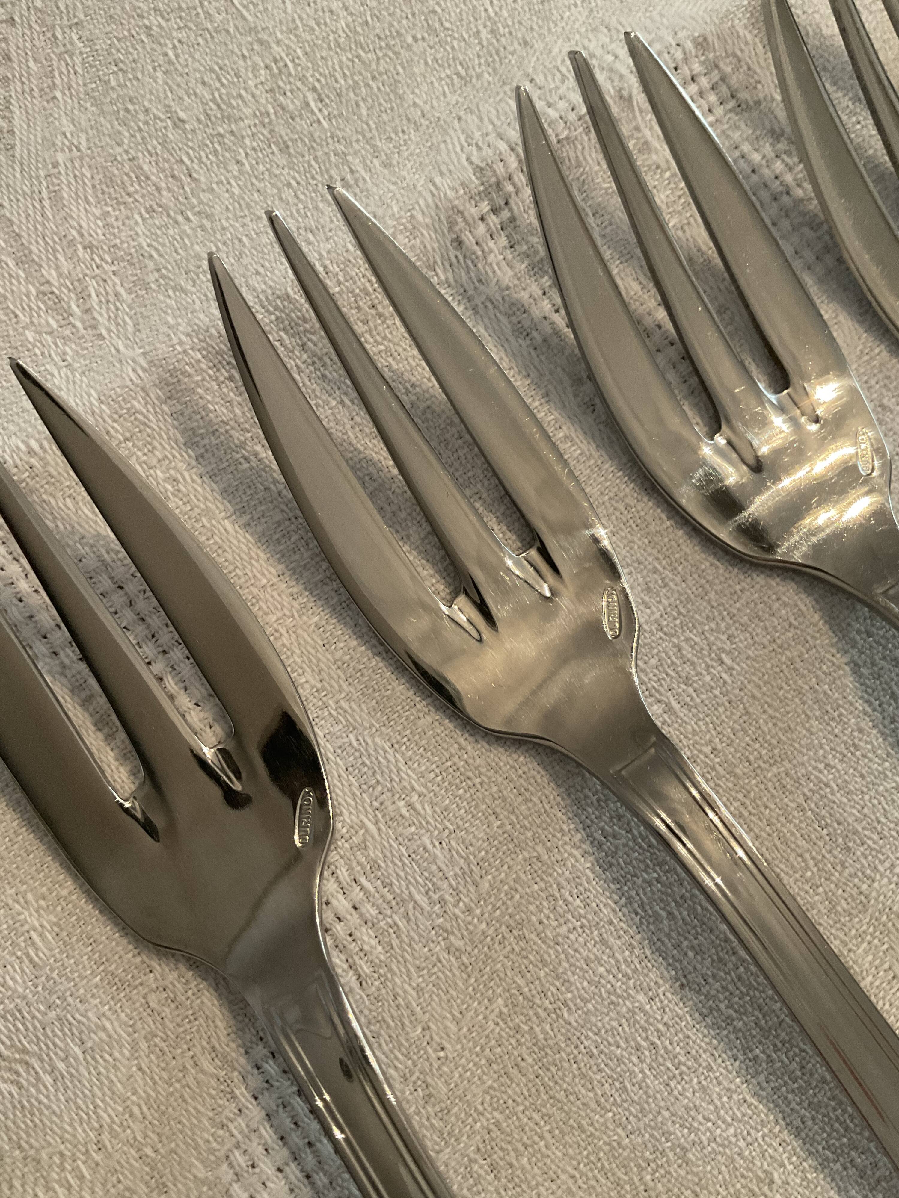 24 fish covers. Forks and knives . Stainless steel. Vintage