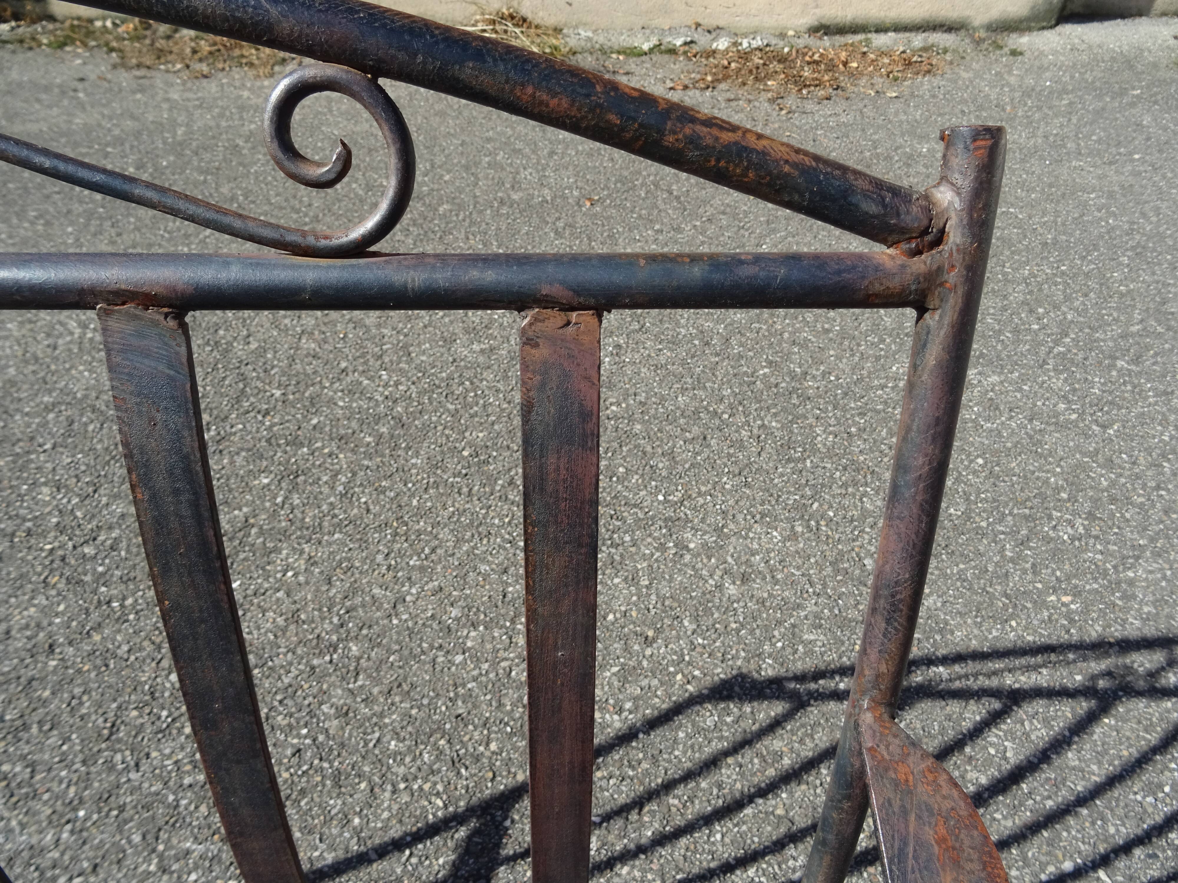 Banc de jardin en fer forgé