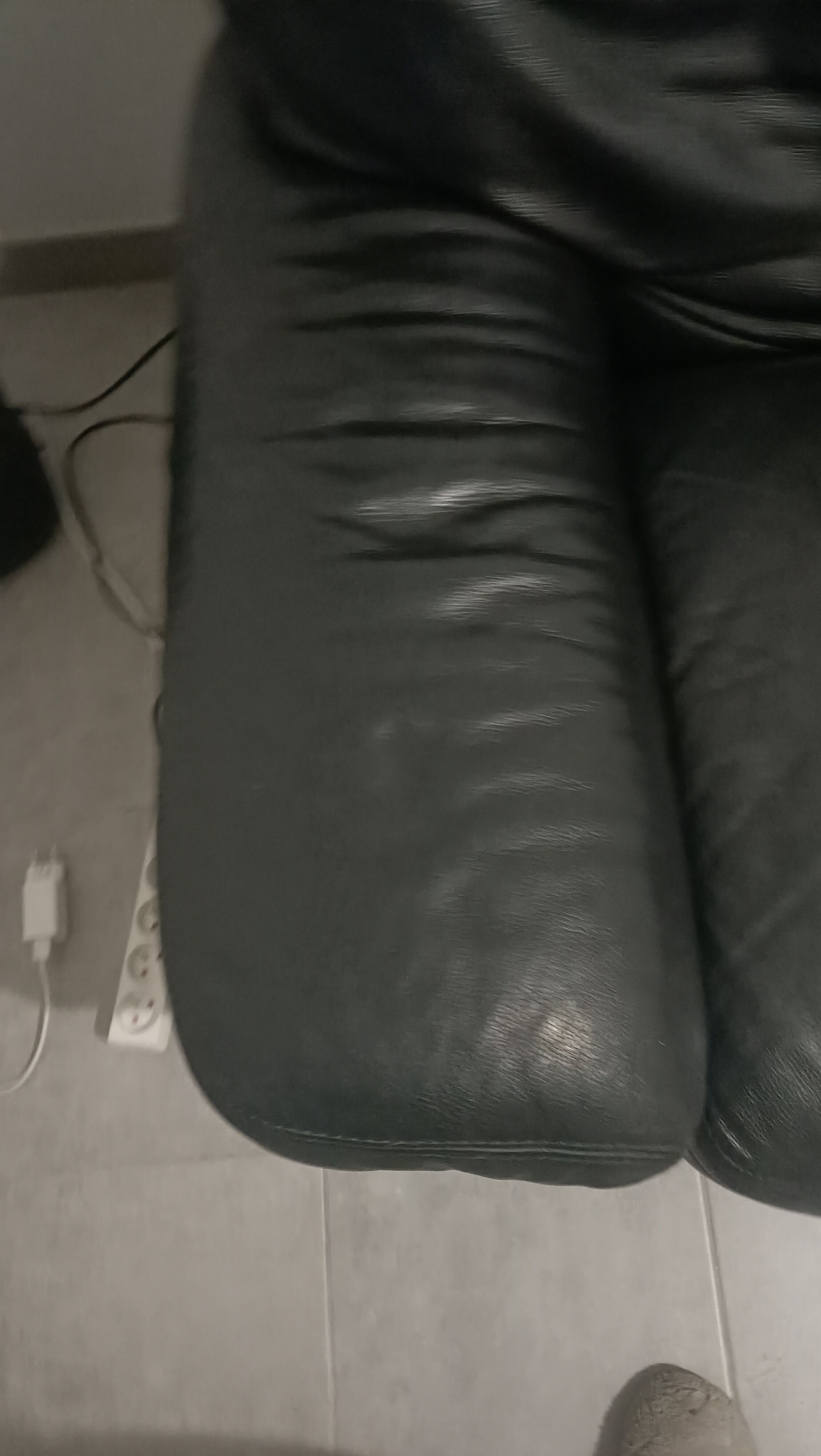 Black leather armchair Natuzzi