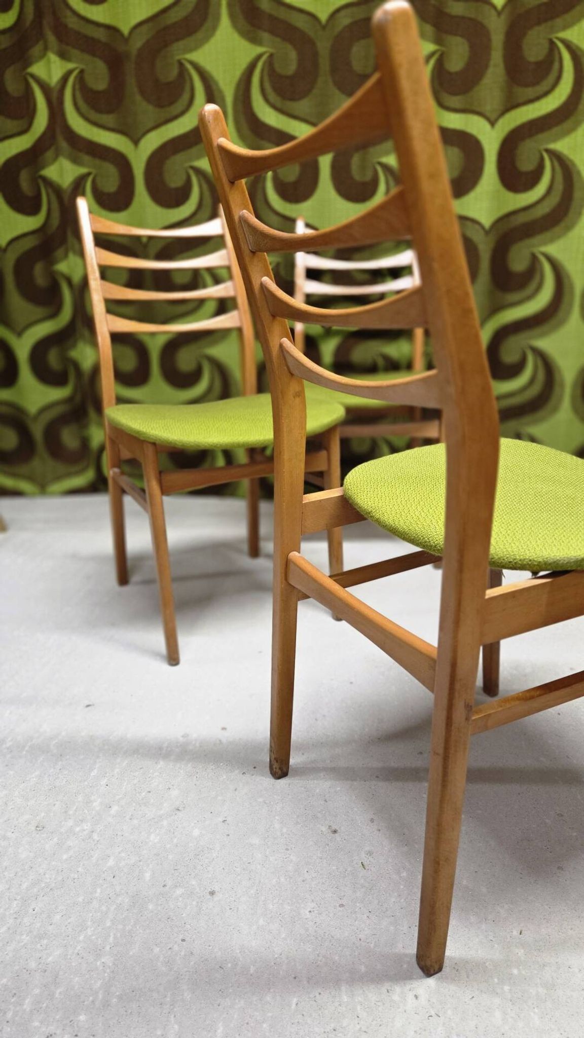 Lot 4 chaises scandinave 1960