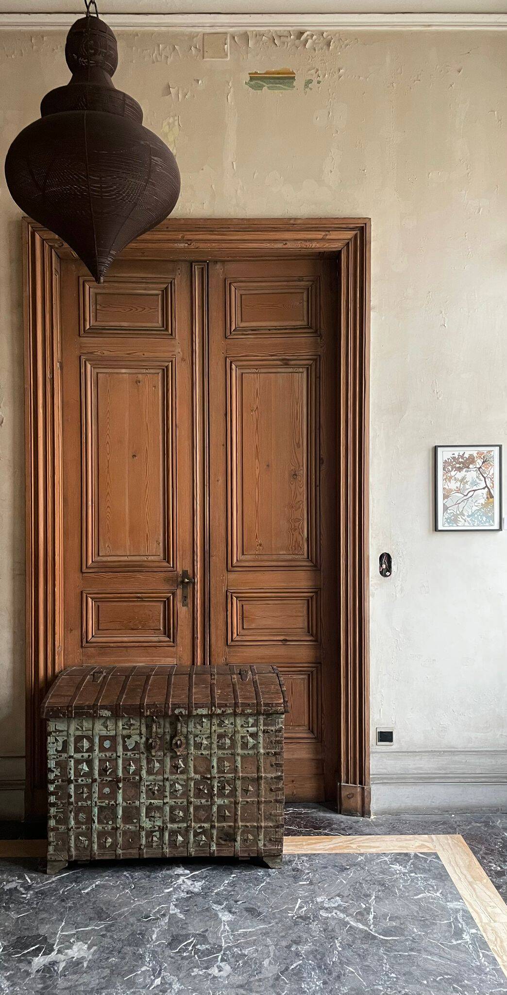 Indian chest in wood and green patinated metal