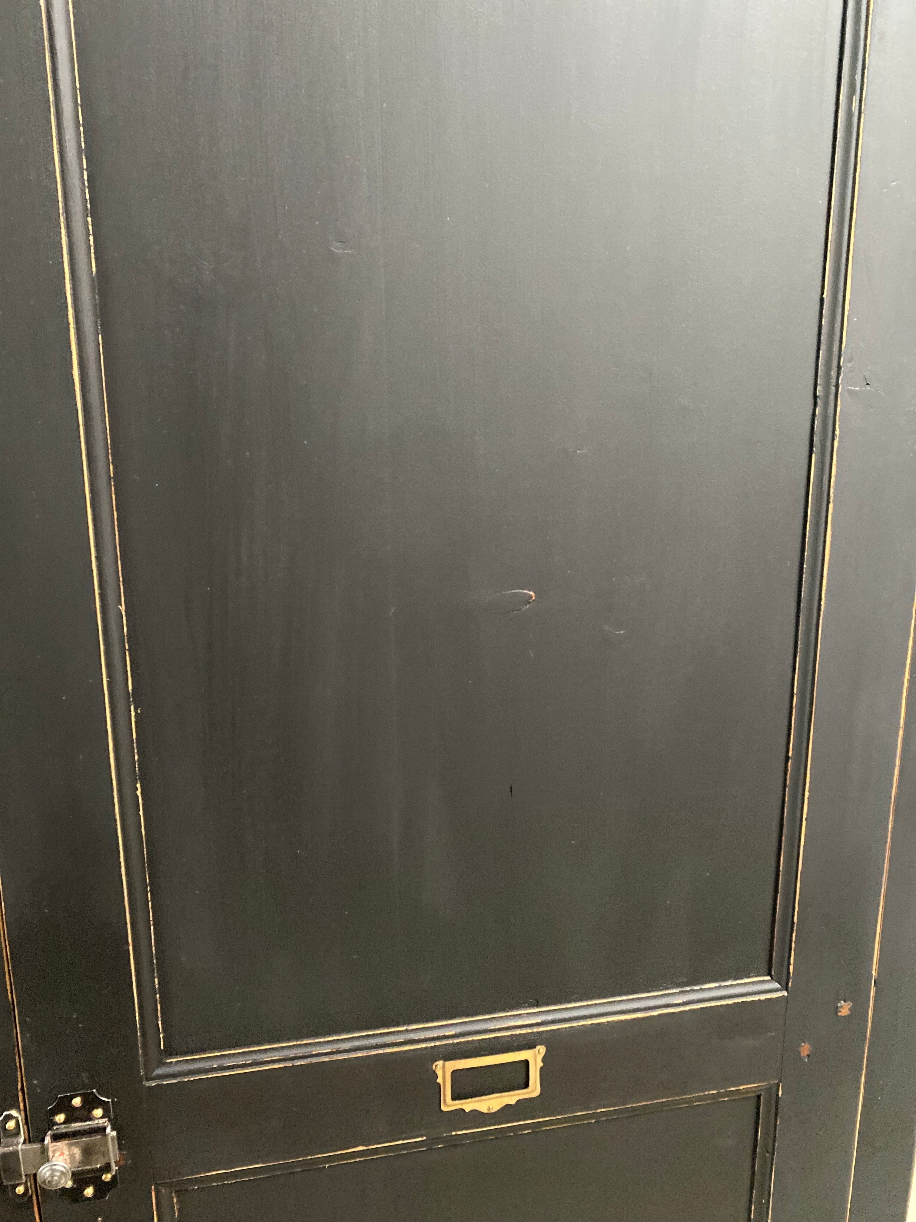 Bonnetière armoire parisienne noire