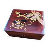 Old box lasked in the early 20th century