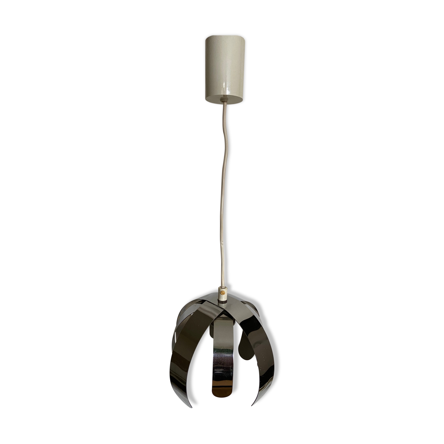 Chrome aluminium hanging lamp