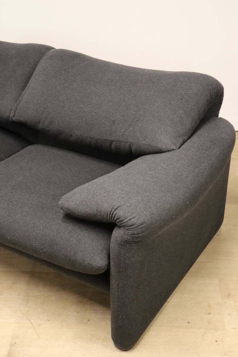 “Maralunga” sofa by Vico Magistretti for Cassina in tweed
