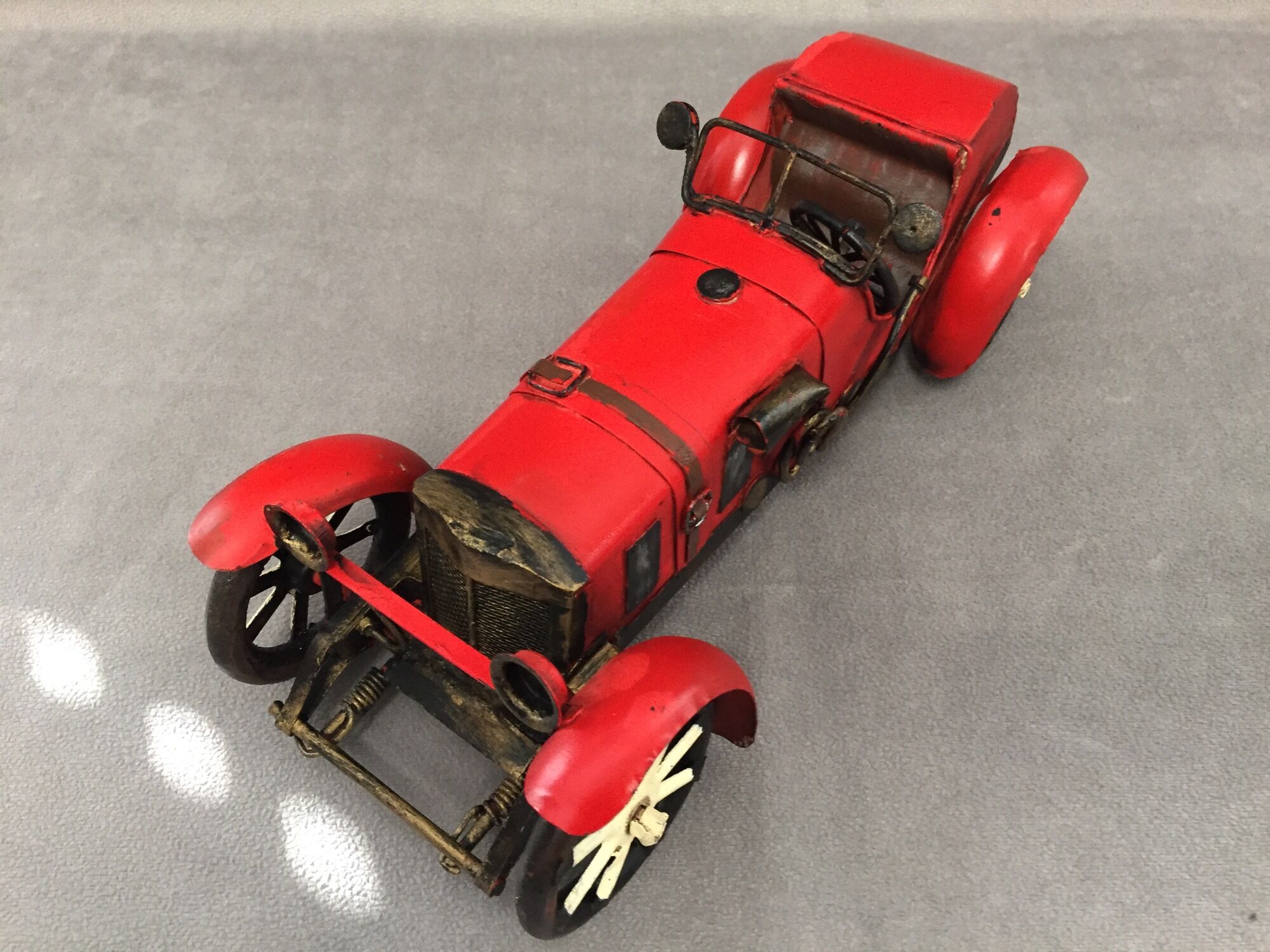 Model reproduction car bugatti 1920 metal tin collection