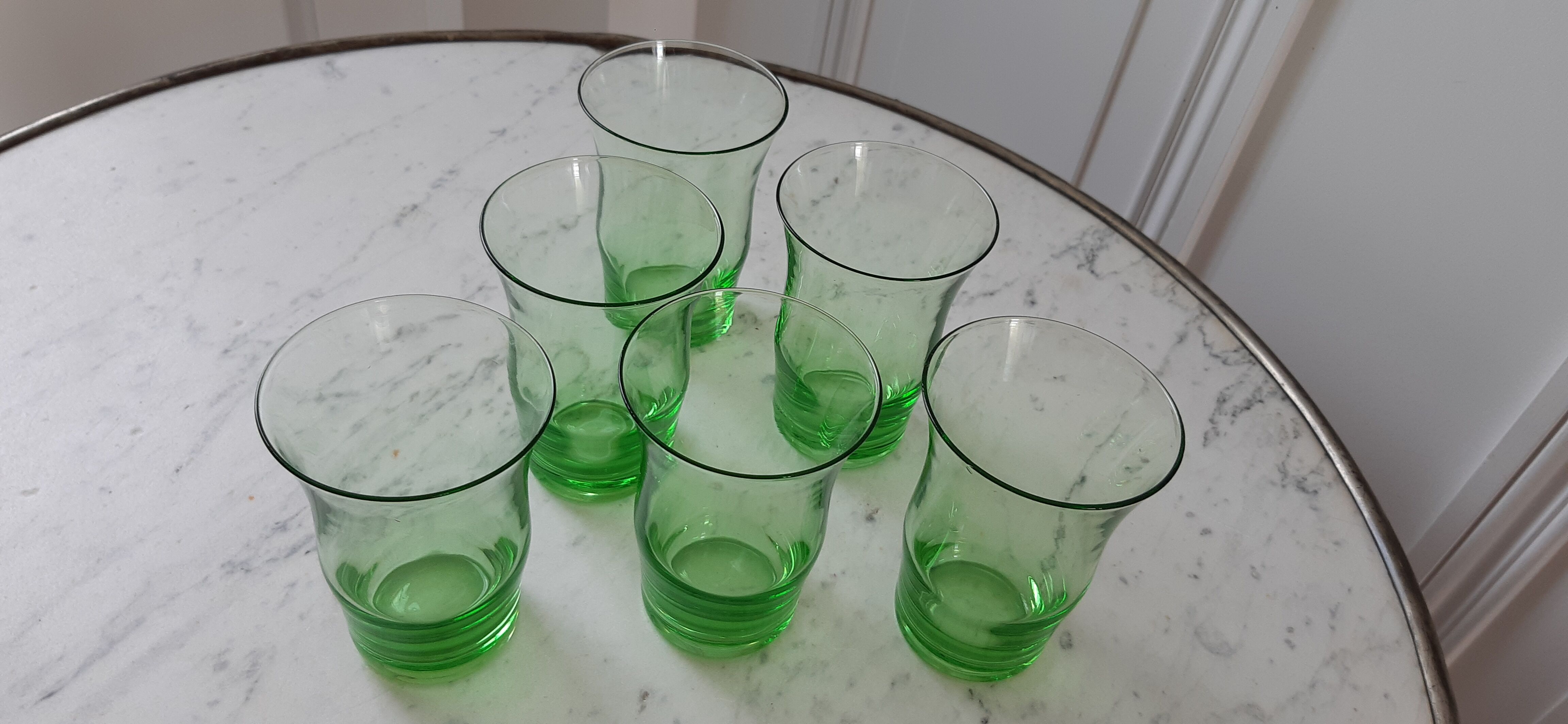 Lot de 6 verres à eau verts années 70