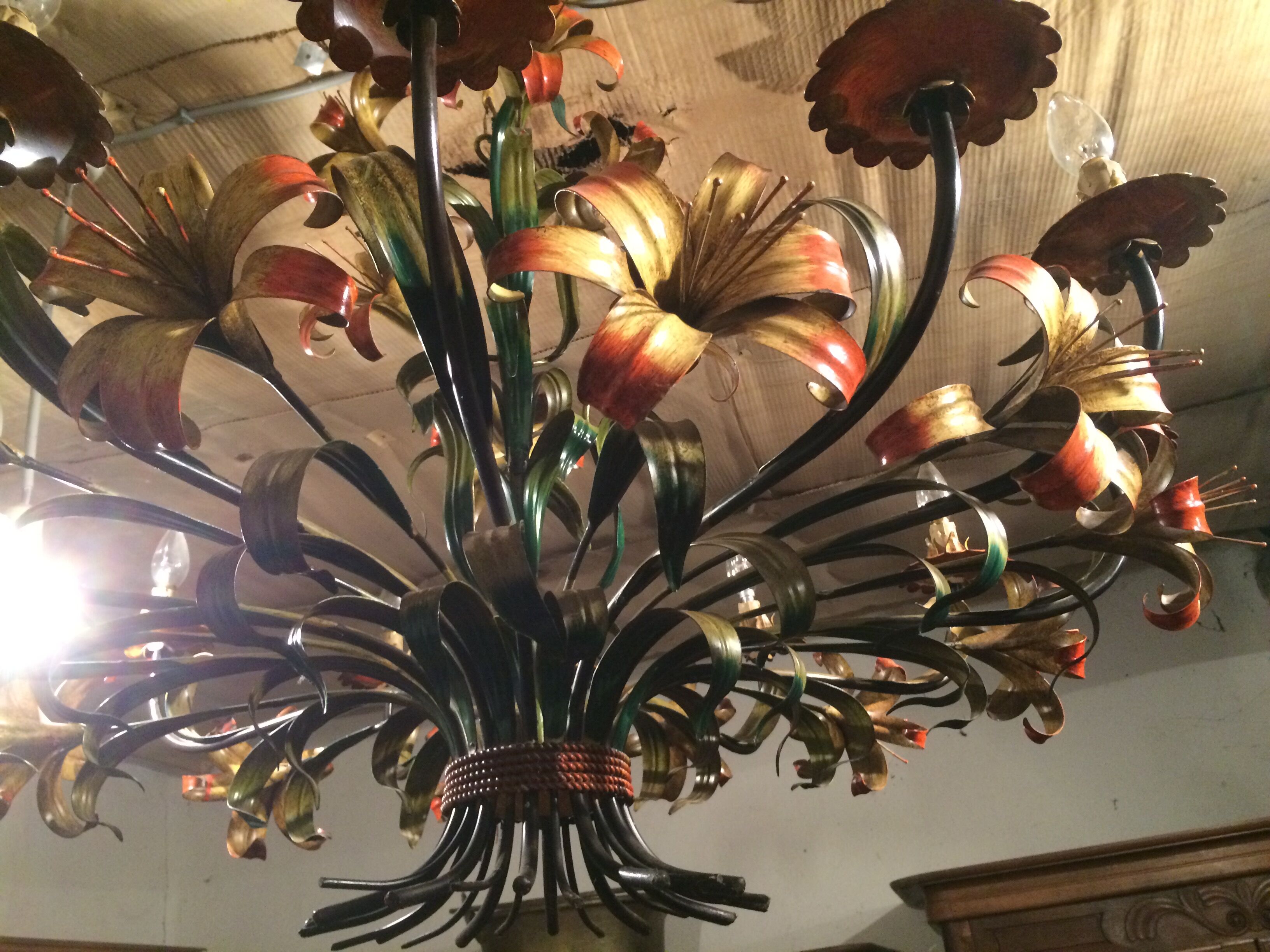 Metal chandelier painted floral decoration 12 lights