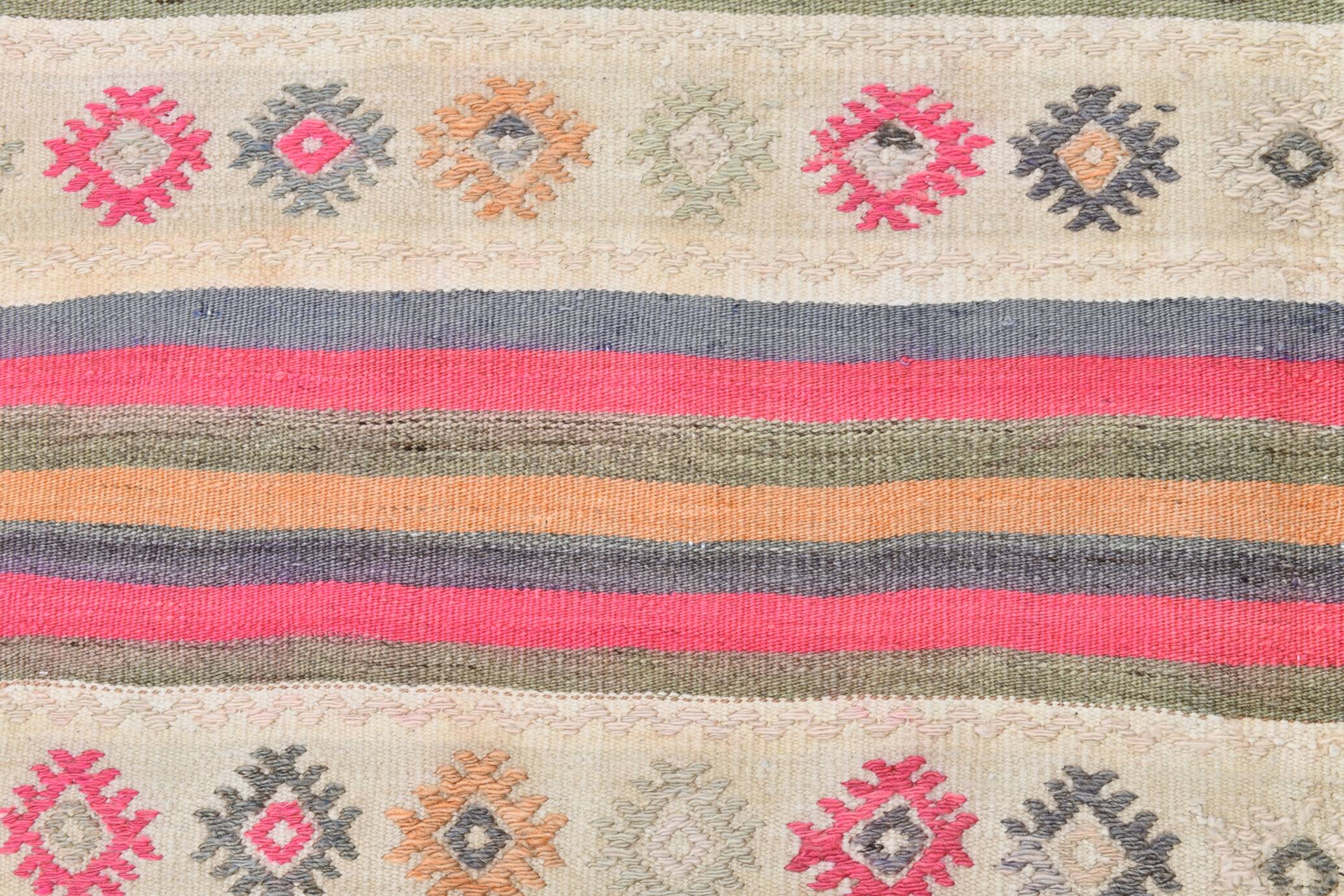 Beige & Pink Wool Kilim Rug, 142x203Cm Handknotted Carpet, 5x7 Rugs