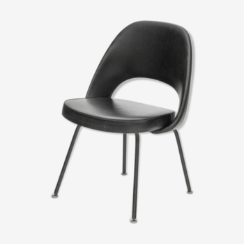 Eero Saarinen for Knoll executive chair