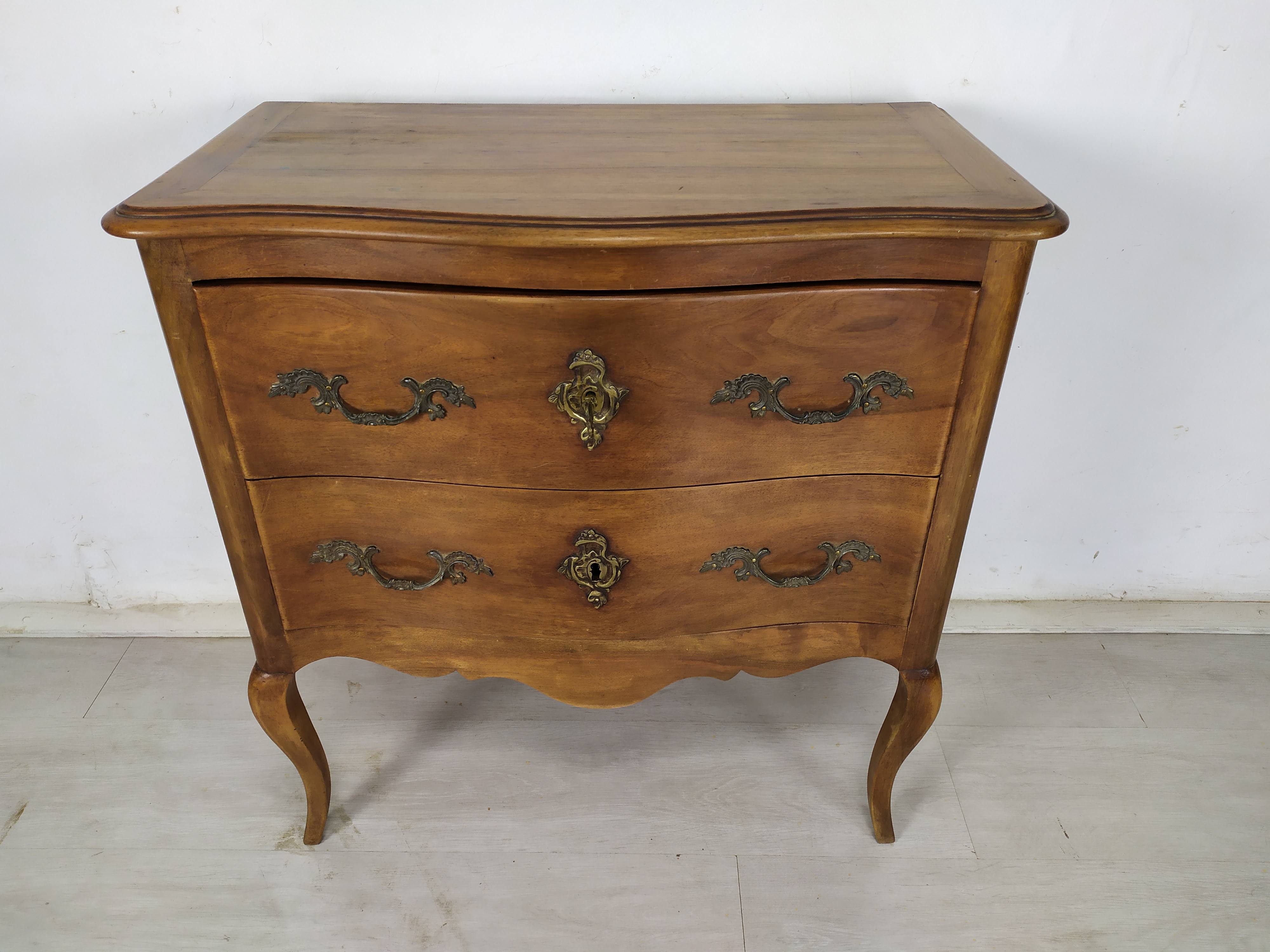 Commode Louis XV walnut