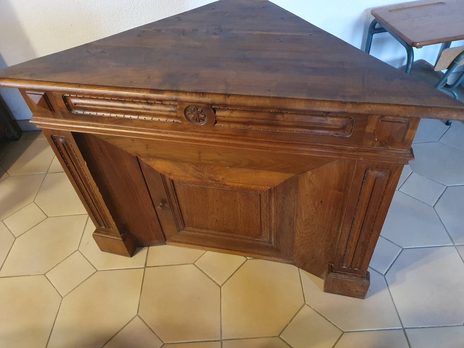 Fireplace corner cabinet