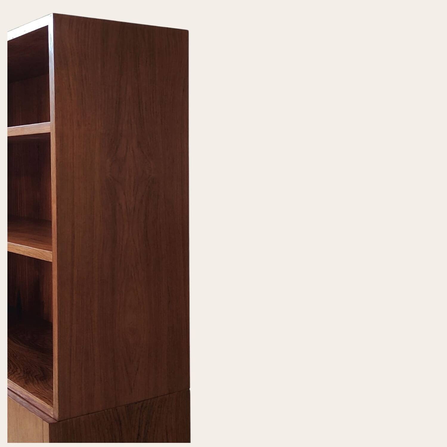 Mid-century upper table