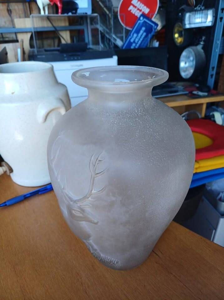 Frosted glass Art Deco vase – Raised relief deer decoration