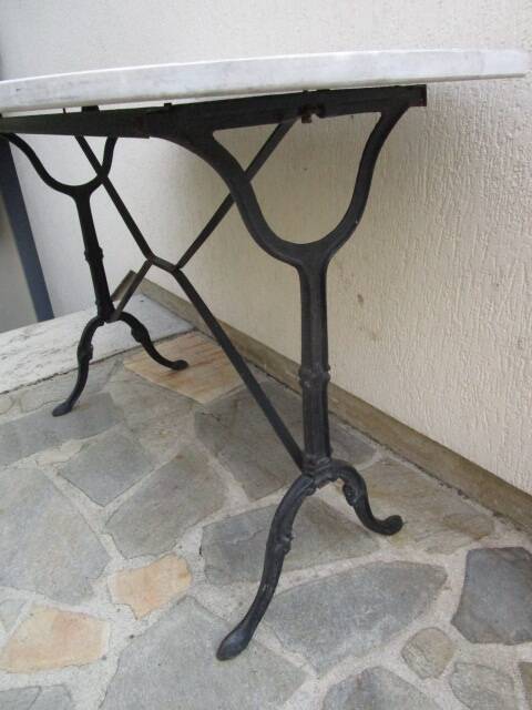 Antique oval bistro table
